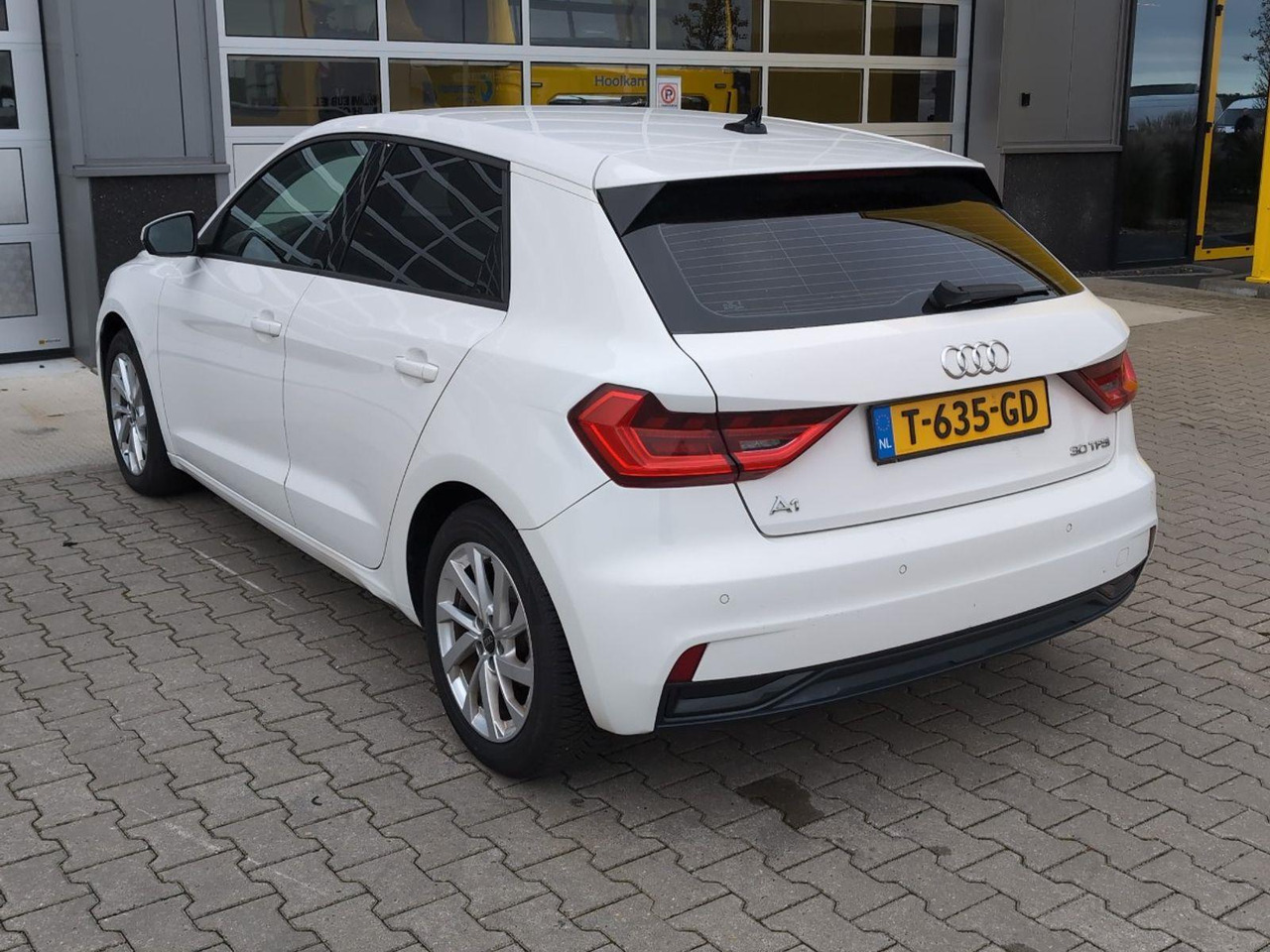 Audi A1 Sportback 30 TFSI S edition | 2021 | 82.211 km | Automaat | T635GD | NAP: Geen oordeel - Хечбек: слика 3 Audi A1 Sportback 30 TFSI S edition | 2021 | 82.211 km | Automaat | T635GD | NAP: Geen oordeel - Хечбек: слика 3
