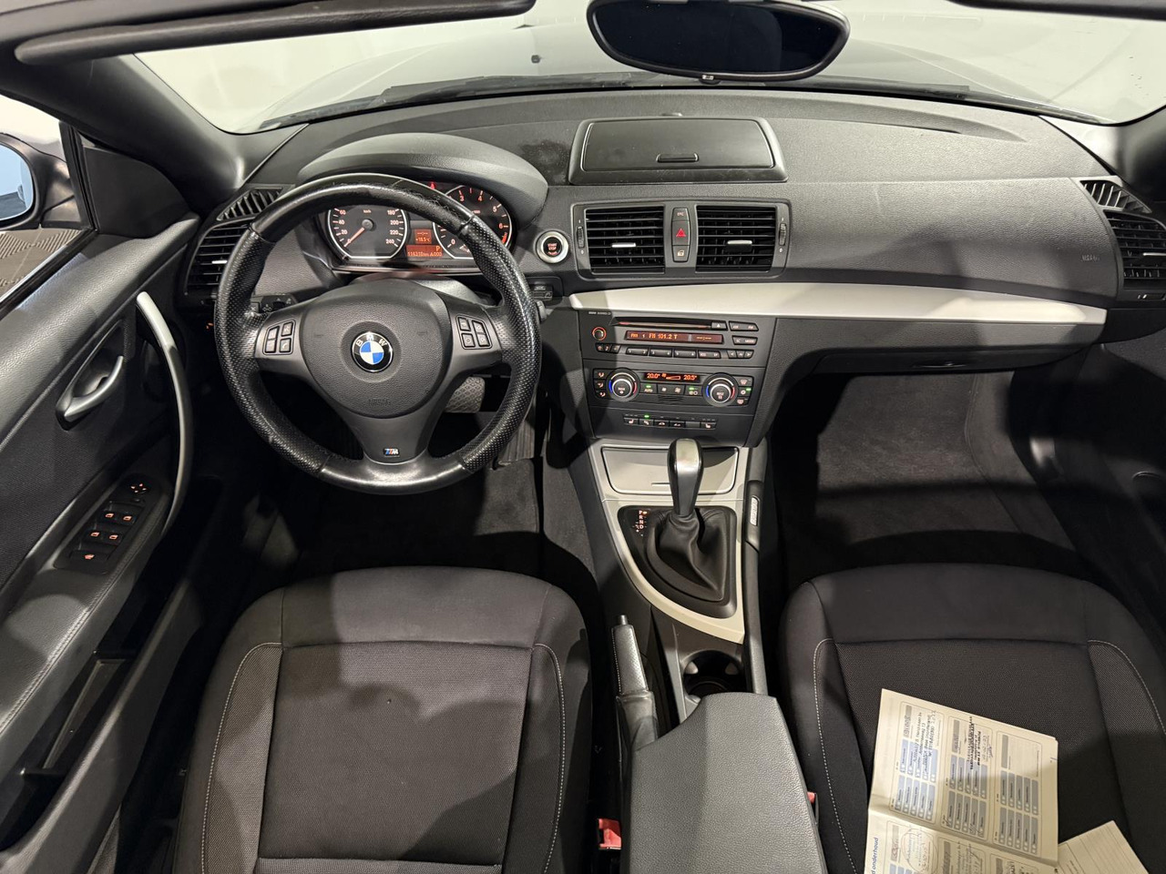BMW | 1-serie Cabrio | 118i High Executive | 2009 | 114.310 km | 43HZT4 | Logisch - Автомобил: слика 2 BMW | 1-serie Cabrio | 118i High Executive | 2009 | 114.310 km | 43HZT4 | Logisch - Автомобил: слика 2