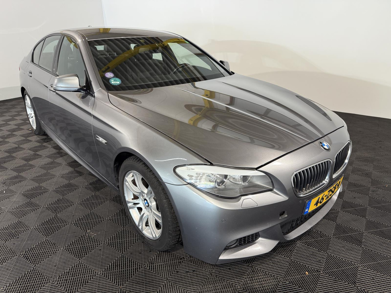 BMW | 5-serie | 520i High Executive | 2013 | 218.545 km | 46ZSF1 | Logisch - Седан: слика 3 BMW | 5-serie | 520i High Executive | 2013 | 218.545 km | 46ZSF1 | Logisch - Седан: слика 3