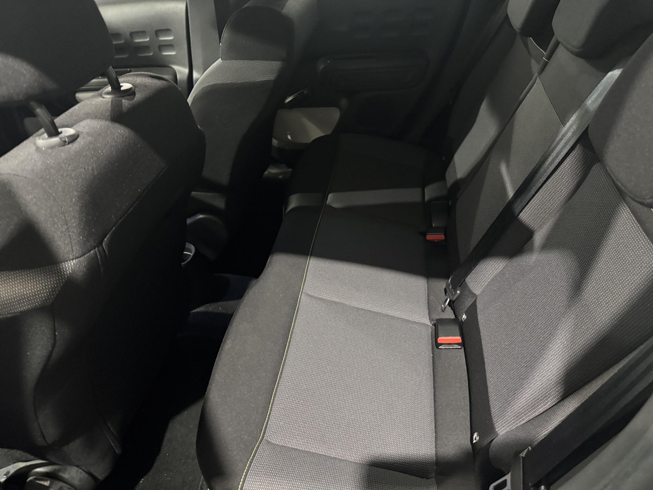 Хечбек Citroen | C3 | 1.2 PureTech Feel 105g | 2016 | 175.577 km | KX240S | Logisch: слика 15 Хечбек Citroen | C3 | 1.2 PureTech Feel 105g | 2016 | 175.577 km | KX240S | Logisch: слика 15