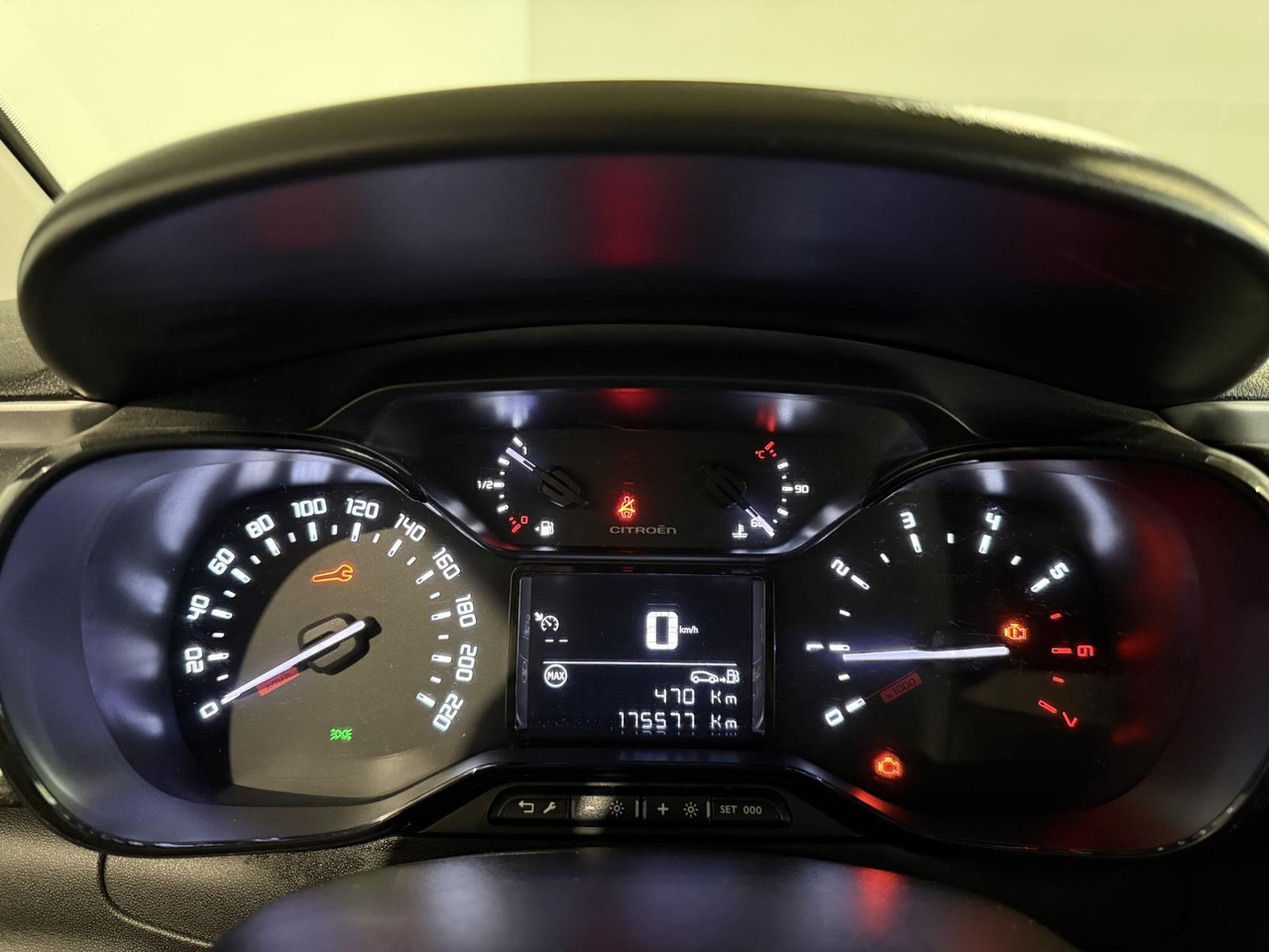 Хечбек Citroen | C3 | 1.2 PureTech Feel 105g | 2016 | 175.577 km | KX240S | Logisch: слика 6 Хечбек Citroen | C3 | 1.2 PureTech Feel 105g | 2016 | 175.577 km | KX240S | Logisch: слика 6