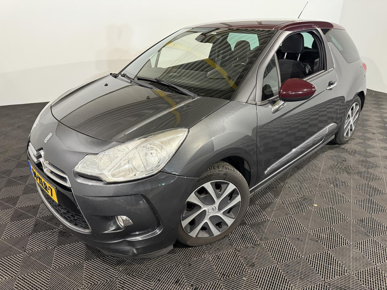 Citroen DS3 1.6 e-HDi So Chic | 2012 | 277.448 km | 14-XLR-7 - Хечбек: слика 1 Citroen DS3 1.6 e-HDi So Chic | 2012 | 277.448 km | 14-XLR-7 - Хечбек: слика 1