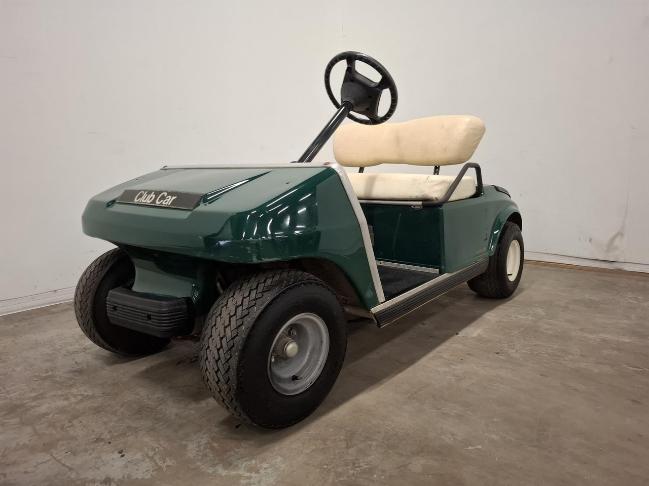 ClubCar DS 2 seater (1) A9747-622827 - Количка за голф: слика 1 ClubCar DS 2 seater (1) A9747-622827 - Количка за голф: слика 1