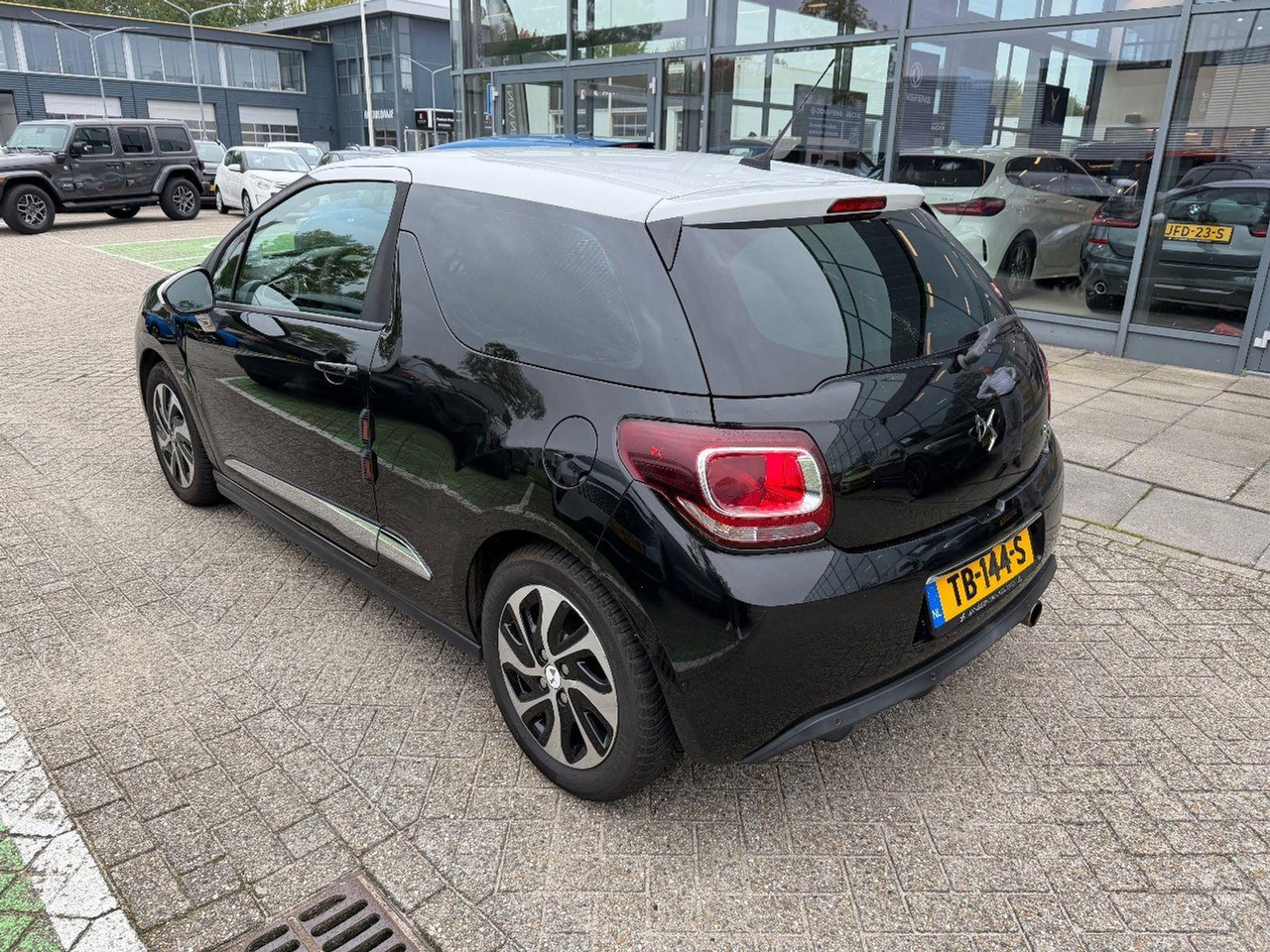 DS 3 1.2 PureTech So Chic | 2018 | 131.220 km | TB144S | NAP: Logisch - Хечбек: слика 2 DS 3 1.2 PureTech So Chic | 2018 | 131.220 km | TB144S | NAP: Logisch - Хечбек: слика 2