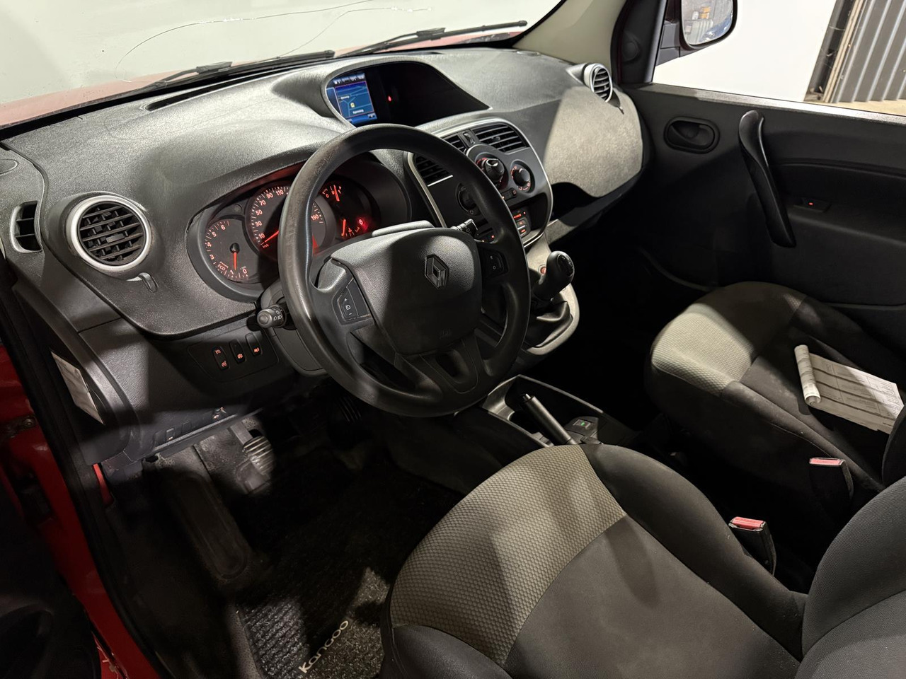 Renault | Kangoo | 1.5 dCi 90 Energy Luxe | 2018 | 228.806 km | V665KT | Logisch - Друга машина: слика 5 Renault | Kangoo | 1.5 dCi 90 Energy Luxe | 2018 | 228.806 km | V665KT | Logisch - Друга машина: слика 5