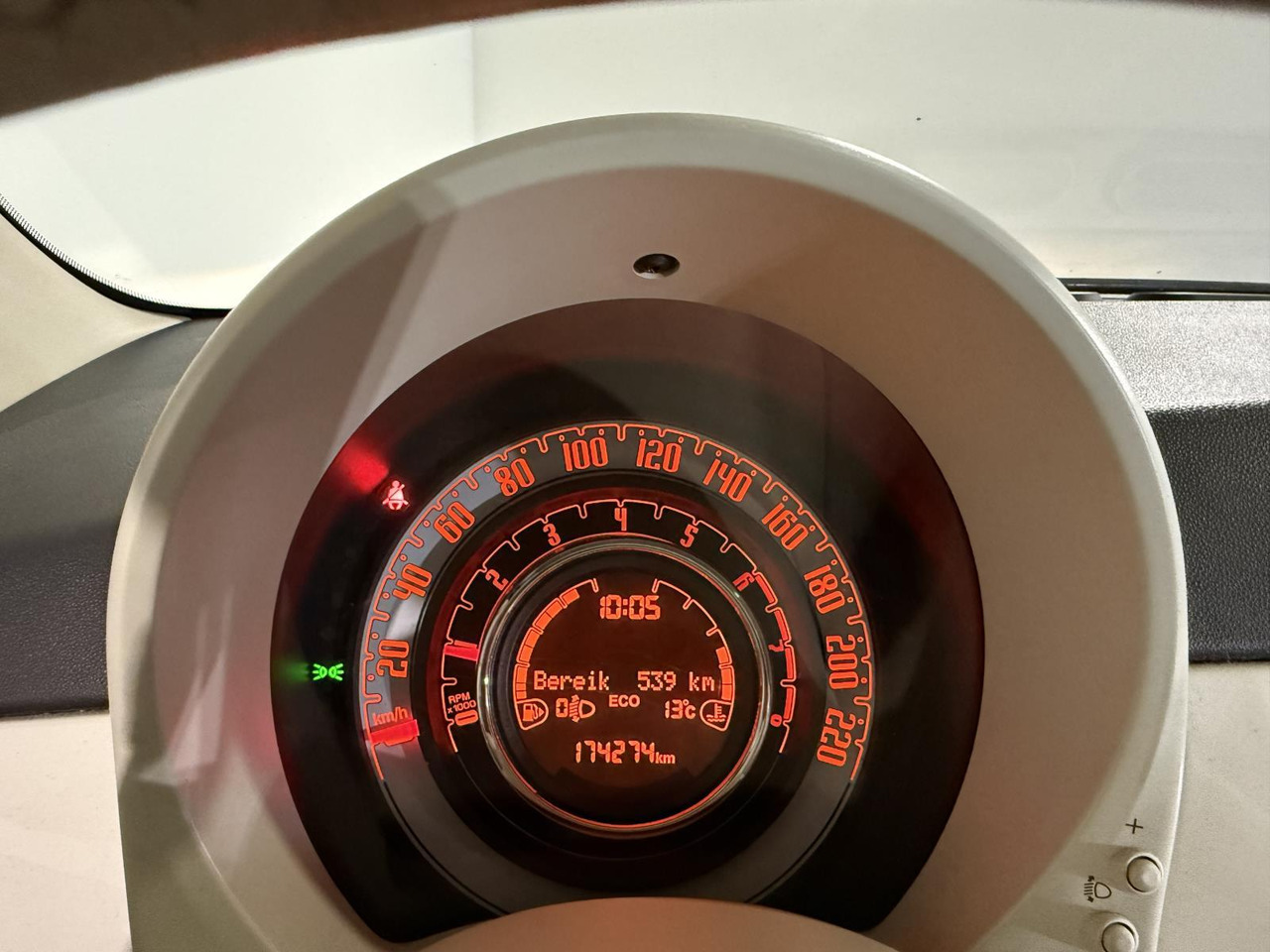Fiat | 500 | 0.9 TwinAir Turbo Lounge | 2017 | 174.274 km | KX085G | Logisch - Хечбек: слика 2 Fiat | 500 | 0.9 TwinAir Turbo Lounge | 2017 | 174.274 km | KX085G | Logisch - Хечбек: слика 2