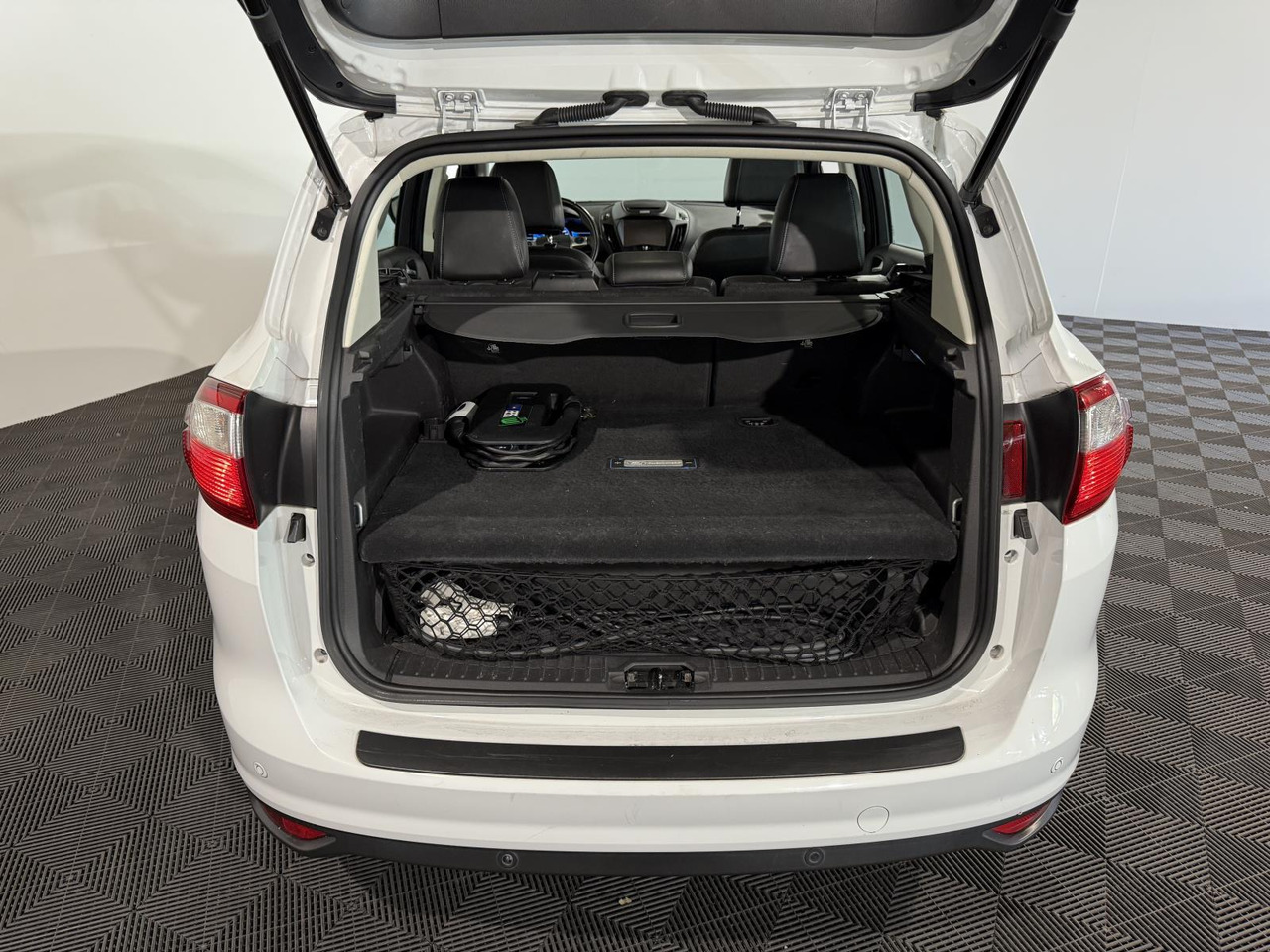 Ford C-Max 2.0 Plug-in Hybrid Titanium Plus | 2015 | 233.632 km | HL-834-P - Автомобил: слика 4 Ford C-Max 2.0 Plug-in Hybrid Titanium Plus | 2015 | 233.632 km | HL-834-P - Автомобил: слика 4