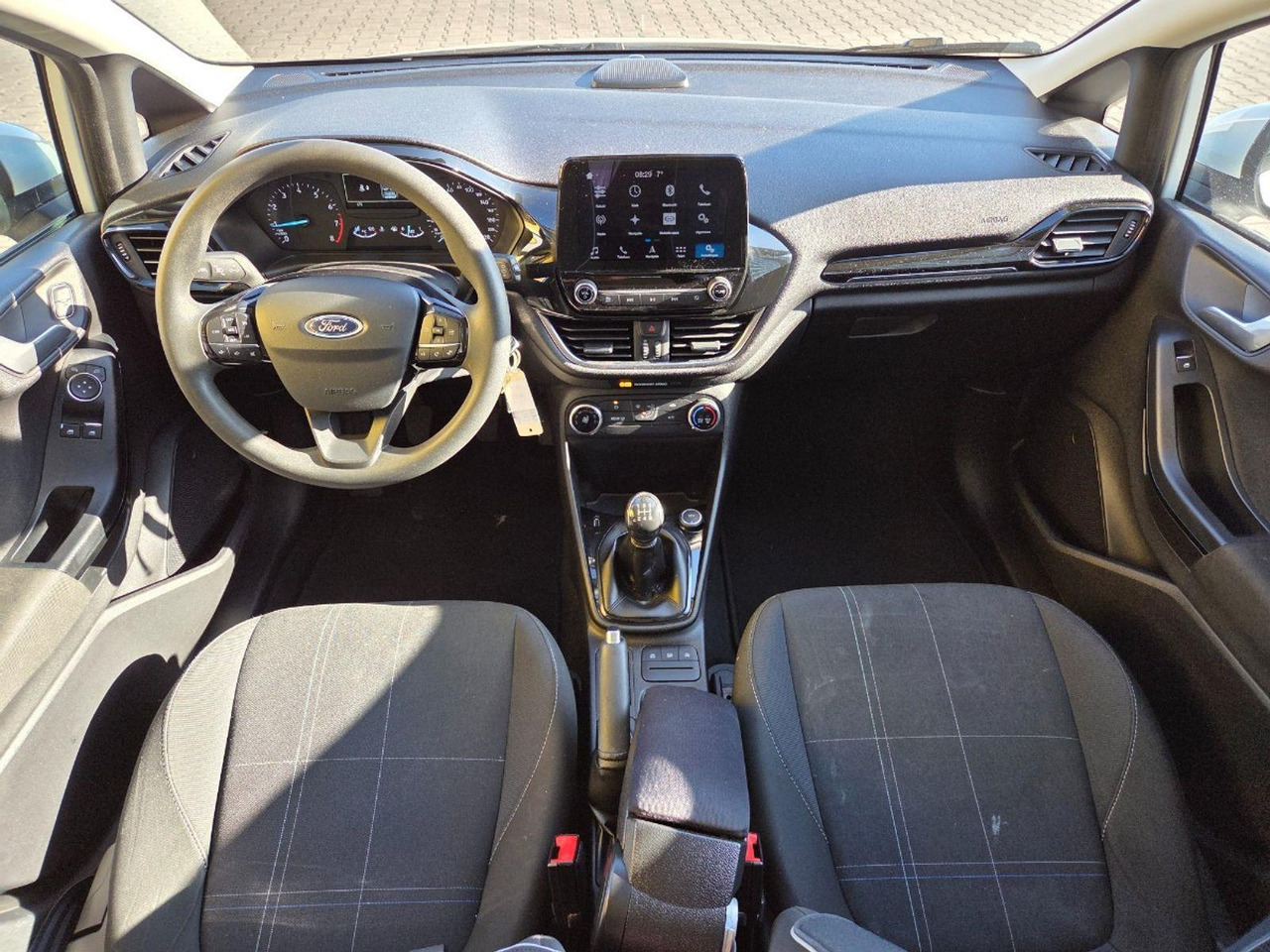 Ford Fiesta 1.1 Trend | 2017 | 145.164 km | PZ248S | NAP: Logisch - Хечбек: слика 5 Ford Fiesta 1.1 Trend | 2017 | 145.164 km | PZ248S | NAP: Logisch - Хечбек: слика 5
