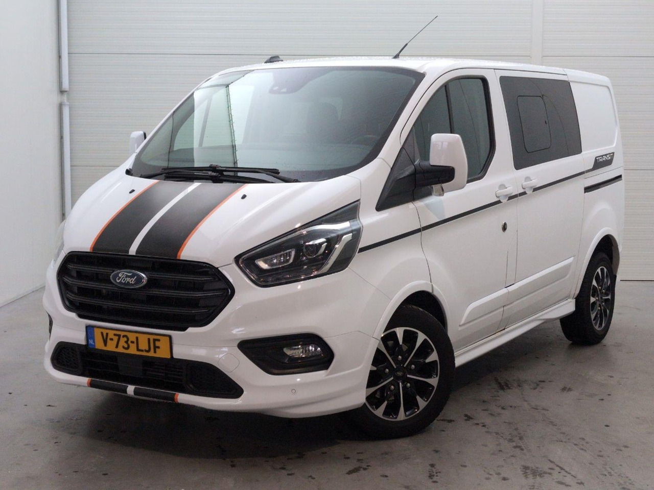 Ford Transit Custom 320 2.0 TDCI L1H1 Sport DC | 2020 | 103.602 km | Automaat | V73LJF | NAP: Geen oordeel - Комби со двојна кабина: слика 1 Ford Transit Custom 320 2.0 TDCI L1H1 Sport DC | 2020 | 103.602 km | Automaat | V73LJF | NAP: Geen oordeel - Комби со двојна кабина: слика 1