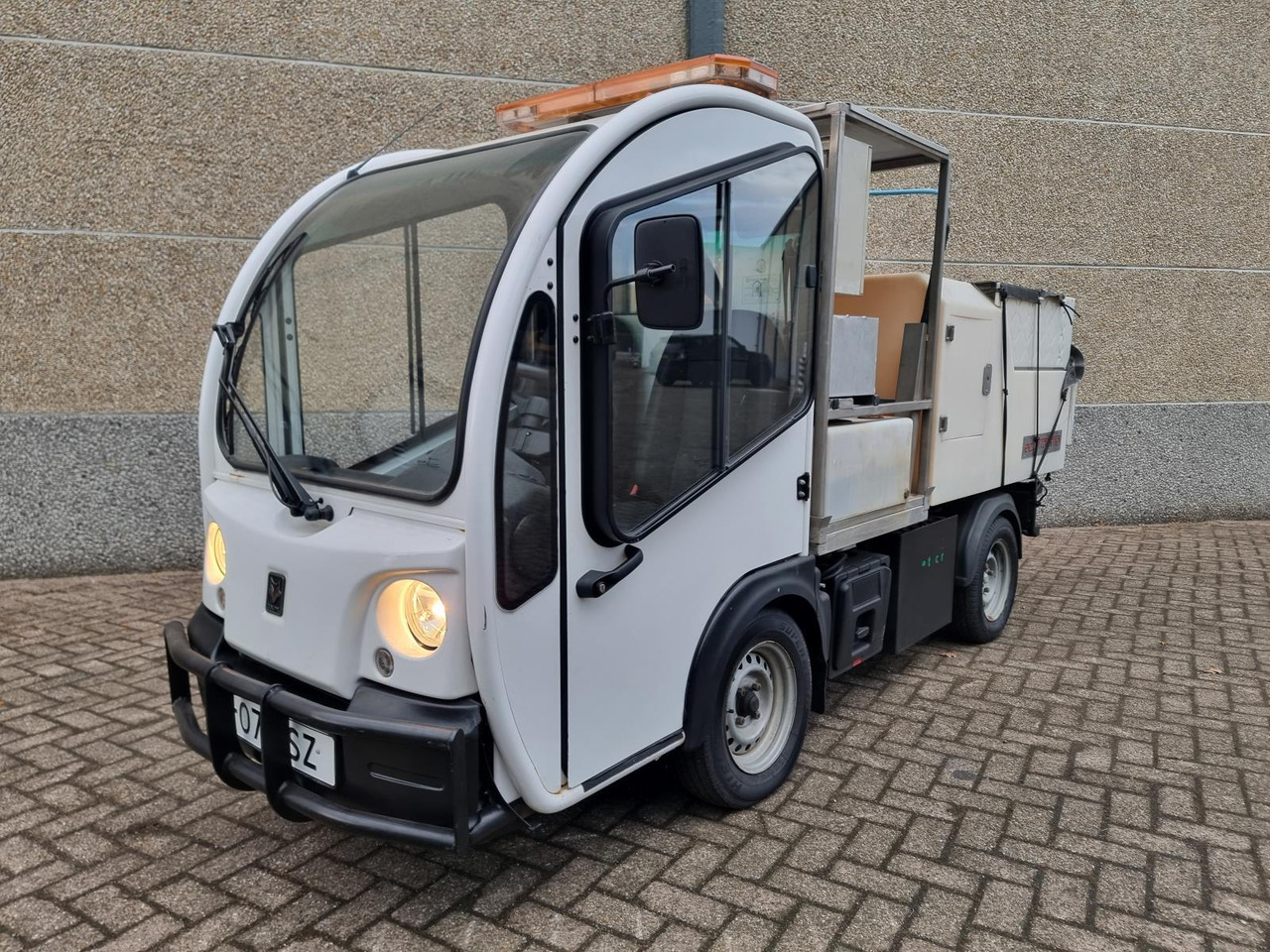 Количка за голф Goupil G3 Kipper met Hogedrukreiniger T-07-BSZ: слика 1