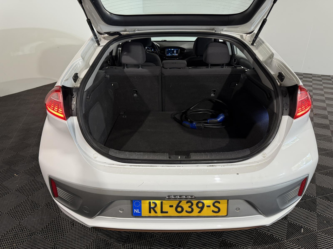 Kia | Stonic | 1.0 T-GDi DynamicLine | 2018 | 230.603 km | RL369S | Logisch - SUV: слика 3 Kia | Stonic | 1.0 T-GDi DynamicLine | 2018 | 230.603 km | RL369S | Logisch - SUV: слика 3