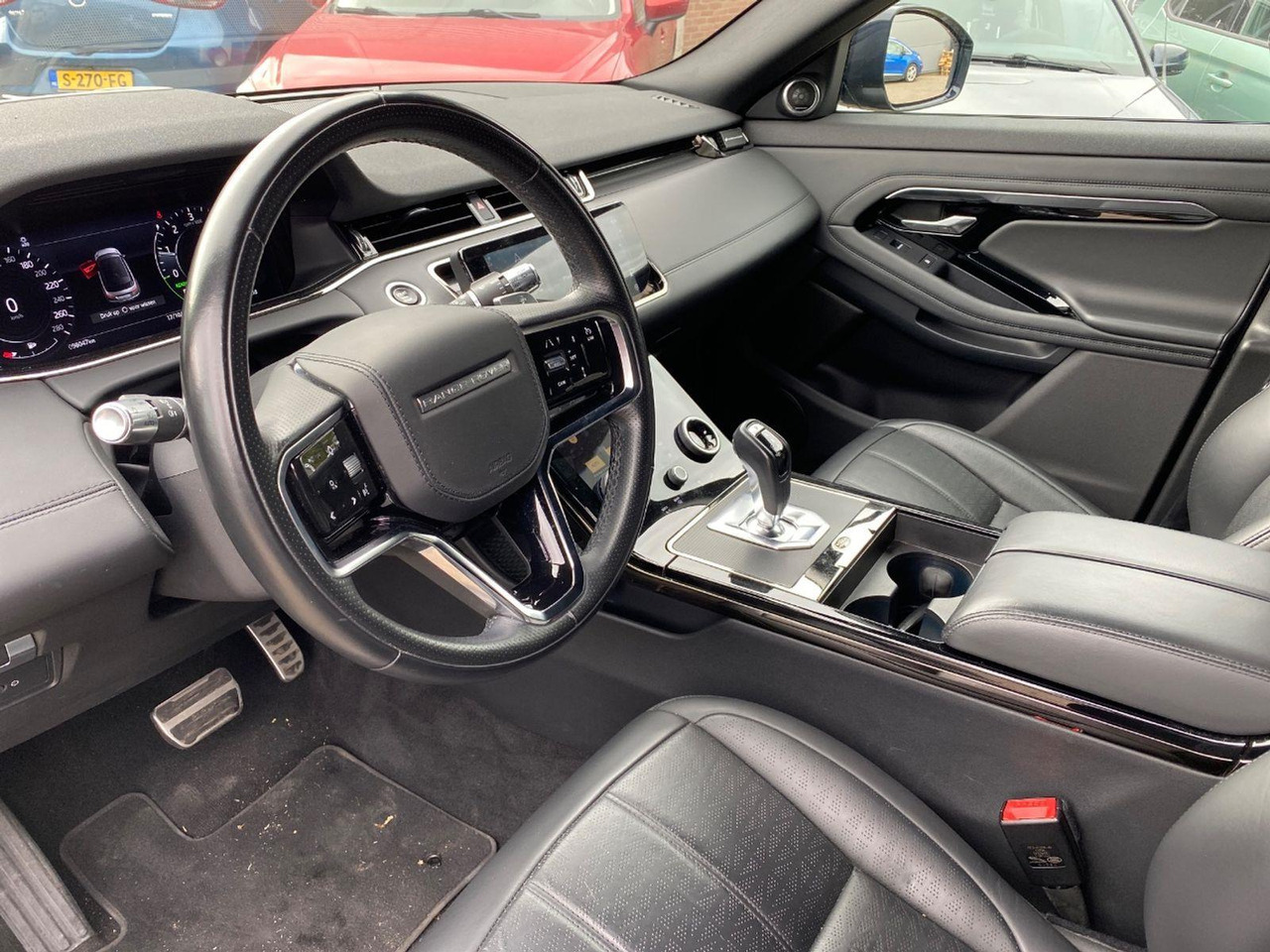 Land Rover Range Rover Evoque 1.5 P300e AWD Autobiography | 2021 | 98.047 km | Automaat | Z438HN | NAP: Geen oordeel - SUV: слика 5 Land Rover Range Rover Evoque 1.5 P300e AWD Autobiography | 2021 | 98.047 km | Automaat | Z438HN | NAP: Geen oordeel - SUV: слика 5