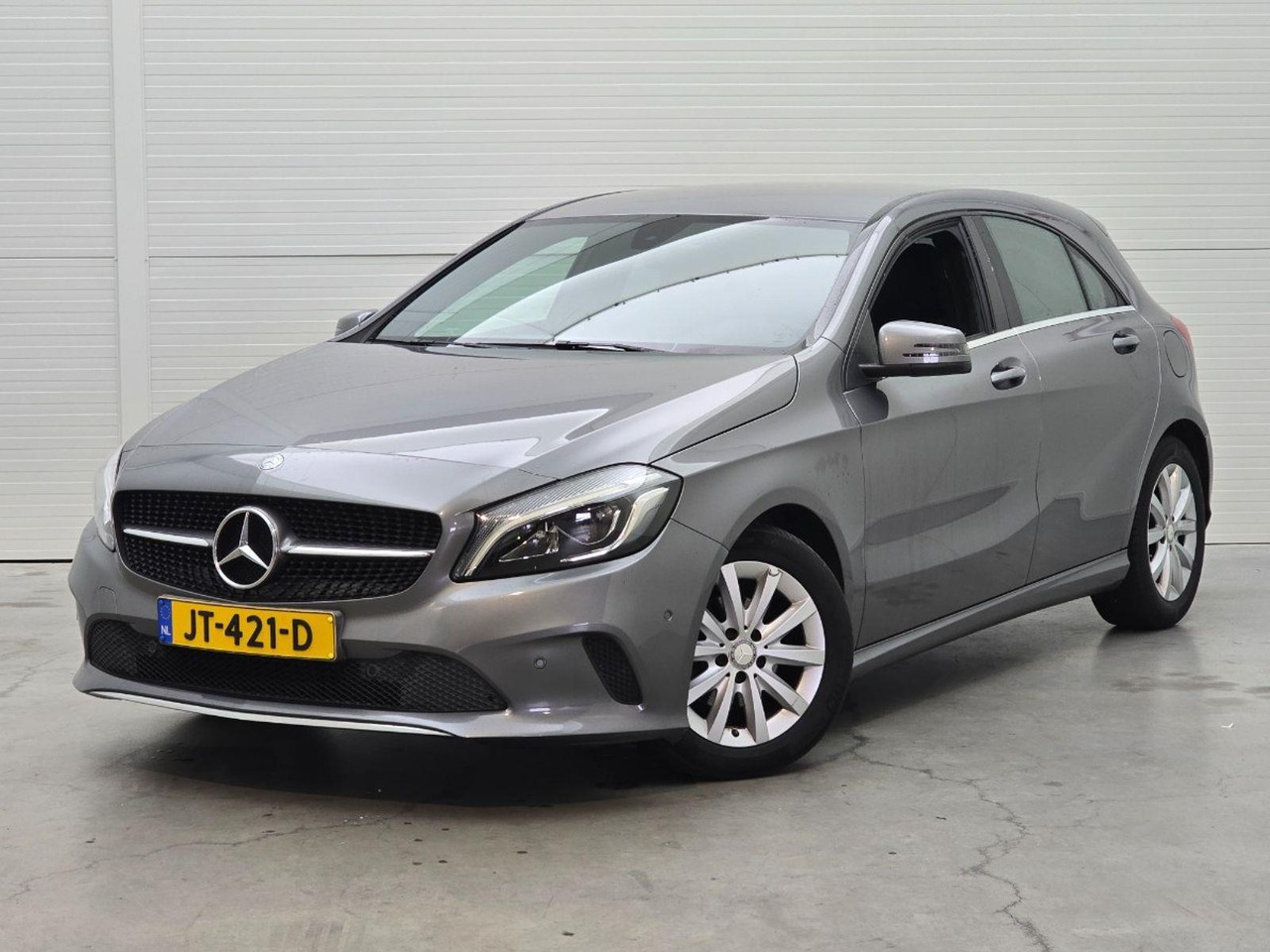 Mercedes-Benz A-klasse 180 d Lease Edition | 2016 | 231.875 km | Automaat | JT421D | NAP: Logisch - Хечбек: слика 1 Mercedes-Benz A-klasse 180 d Lease Edition | 2016 | 231.875 km | Automaat | JT421D | NAP: Logisch - Хечбек: слика 1