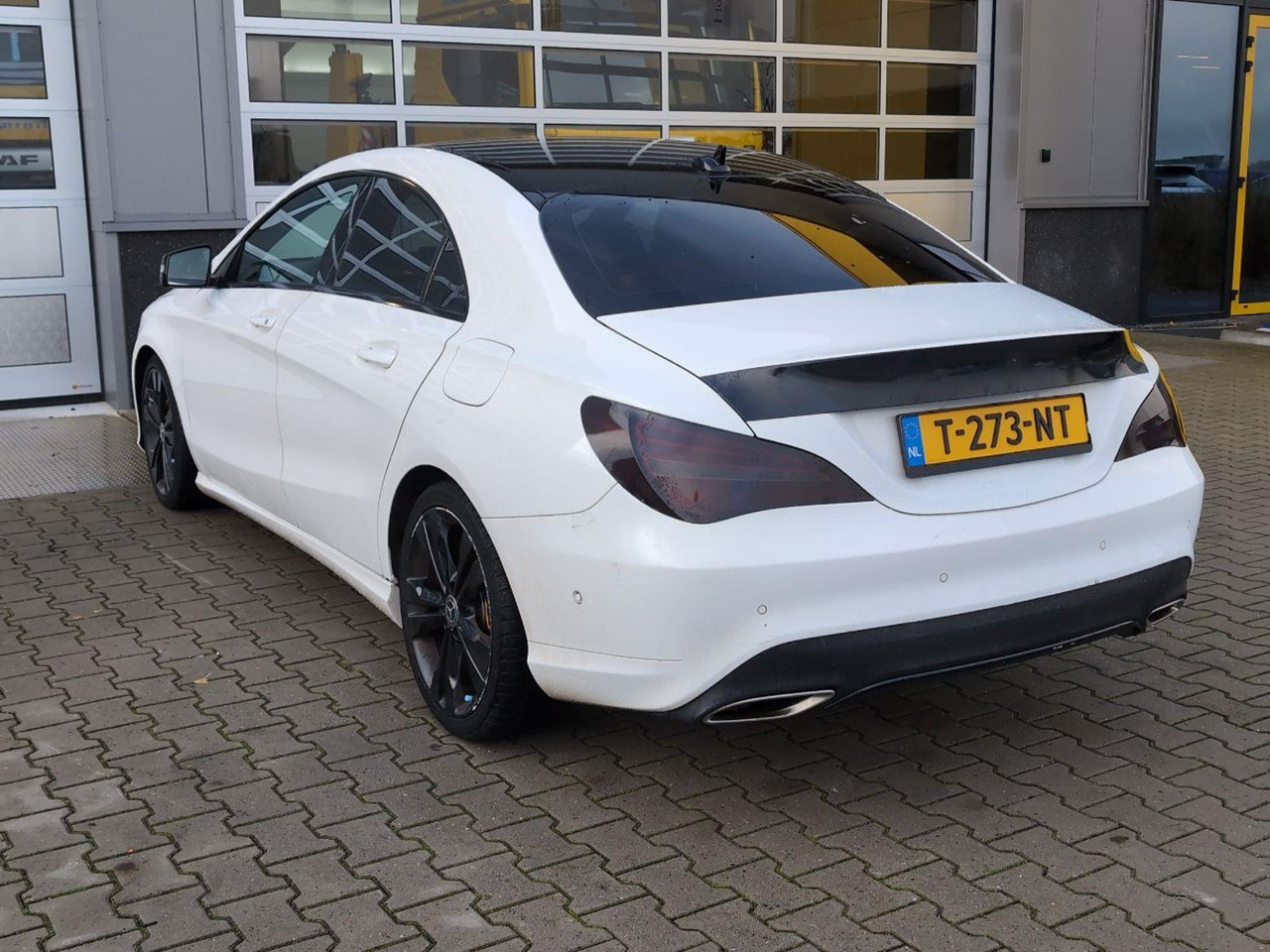 Mercedes-Benz CLA-klasse 180 Prestige | 2018 | 143.327 km | Automaat | T273NT | NAP: Geen oordeel - Седан: слика 3 Mercedes-Benz CLA-klasse 180 Prestige | 2018 | 143.327 km | Automaat | T273NT | NAP: Geen oordeel - Седан: слика 3