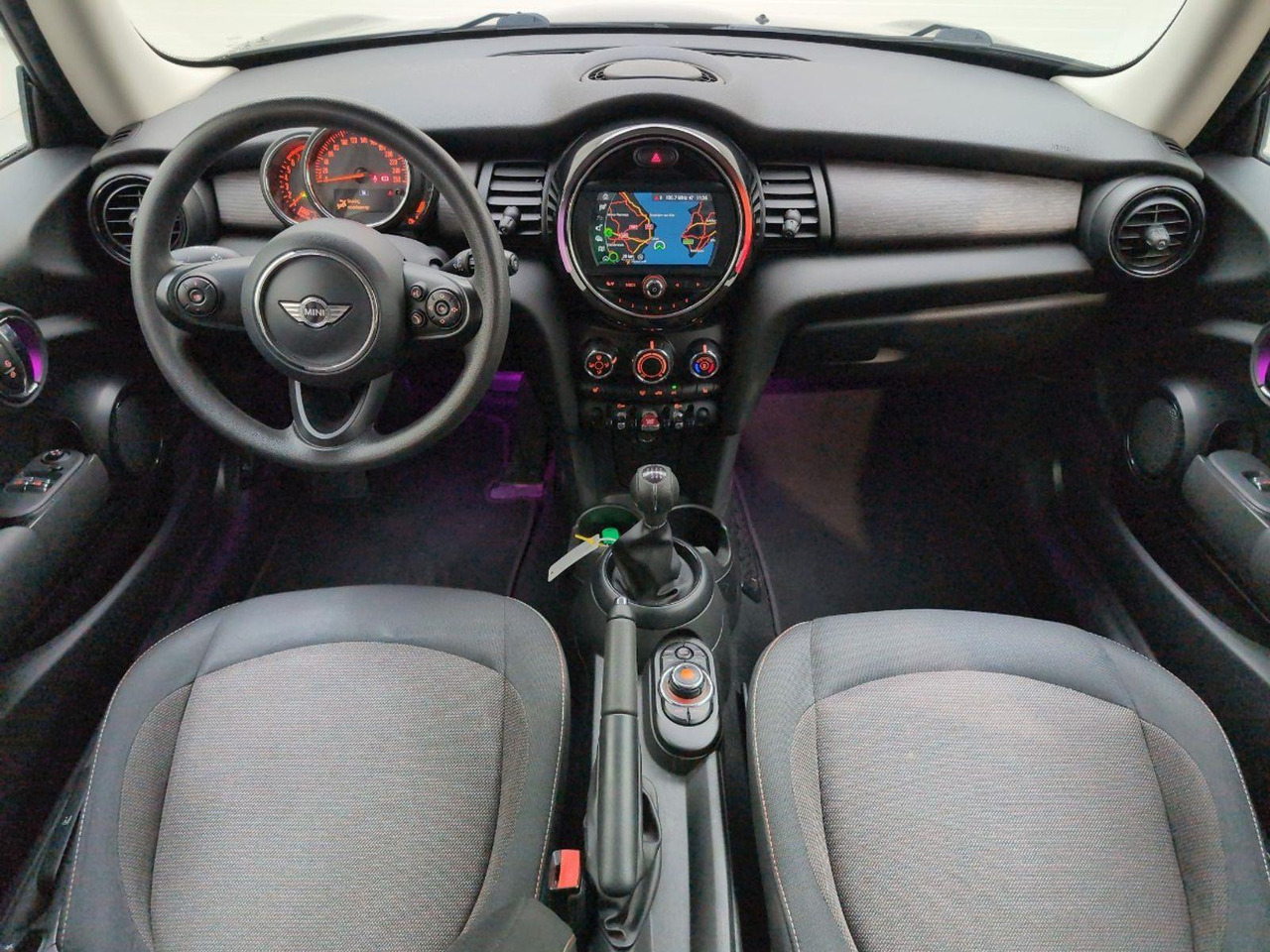 Mini Mini 1.5 One Salt | 2018 | 65.360 km | T849XK | NAP: Geen oordeel - Хечбек: слика 5 Mini Mini 1.5 One Salt | 2018 | 65.360 km | T849XK | NAP: Geen oordeel - Хечбек: слика 5