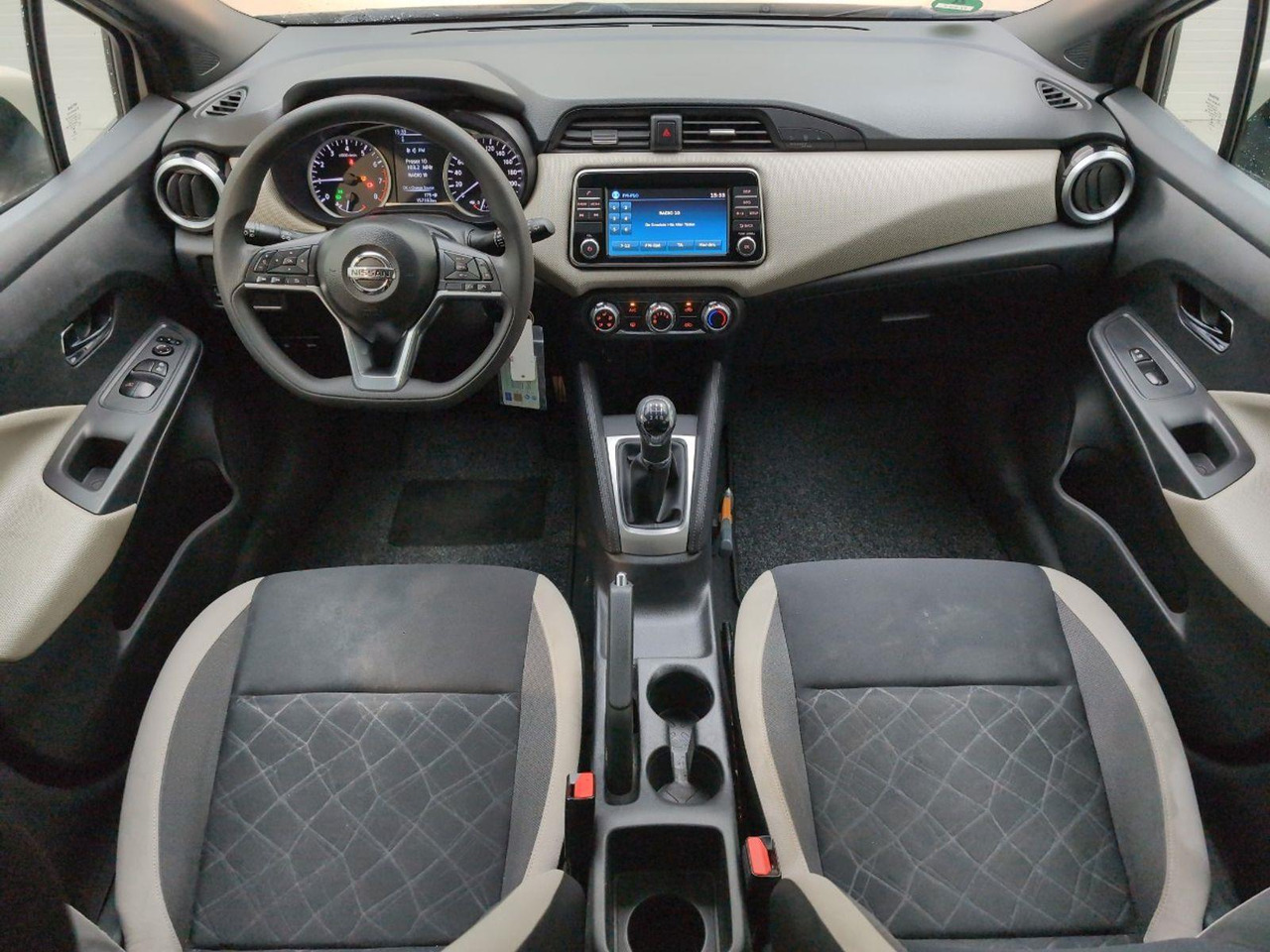 Nissan Micra 1.0L Acenta | 2017 | 157.353 km | PZ919R | NAP: Logisch - Хечбек: слика 5 Nissan Micra 1.0L Acenta | 2017 | 157.353 km | PZ919R | NAP: Logisch - Хечбек: слика 5