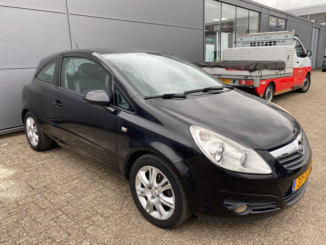 Opel Corsa 1.4 - 16V Cosmo | 2007 | 182.361 km | Automaat | 37TSJX | NAP: Logisch - Хечбек: слика 2 Opel Corsa 1.4 - 16V Cosmo | 2007 | 182.361 km | Automaat | 37TSJX | NAP: Logisch - Хечбек: слика 2
