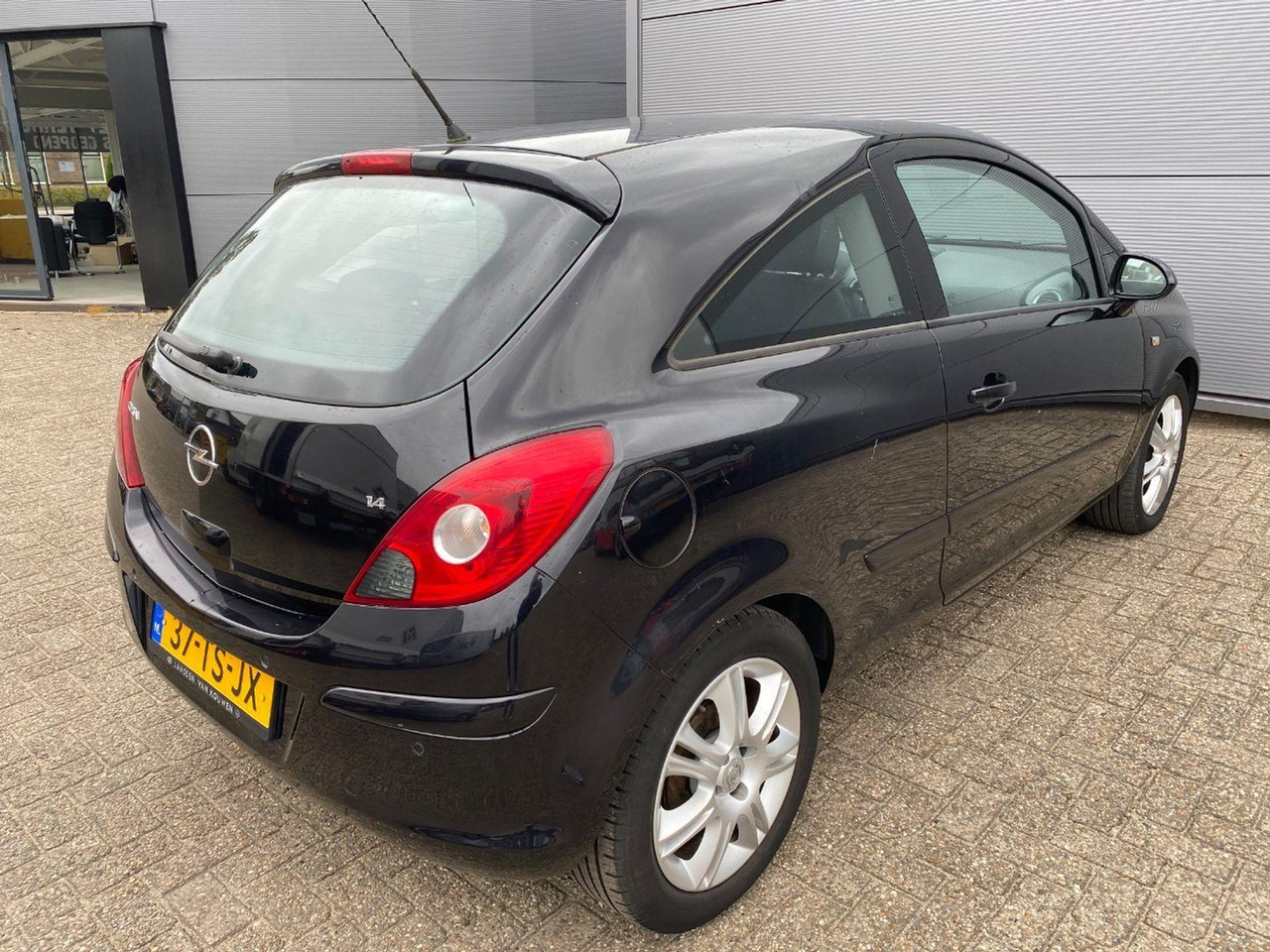 Opel Corsa 1.4 - 16V Cosmo | 2007 | 182.361 km | Automaat | 37TSJX | NAP: Logisch - Хечбек: слика 4 Opel Corsa 1.4 - 16V Cosmo | 2007 | 182.361 km | Automaat | 37TSJX | NAP: Logisch - Хечбек: слика 4