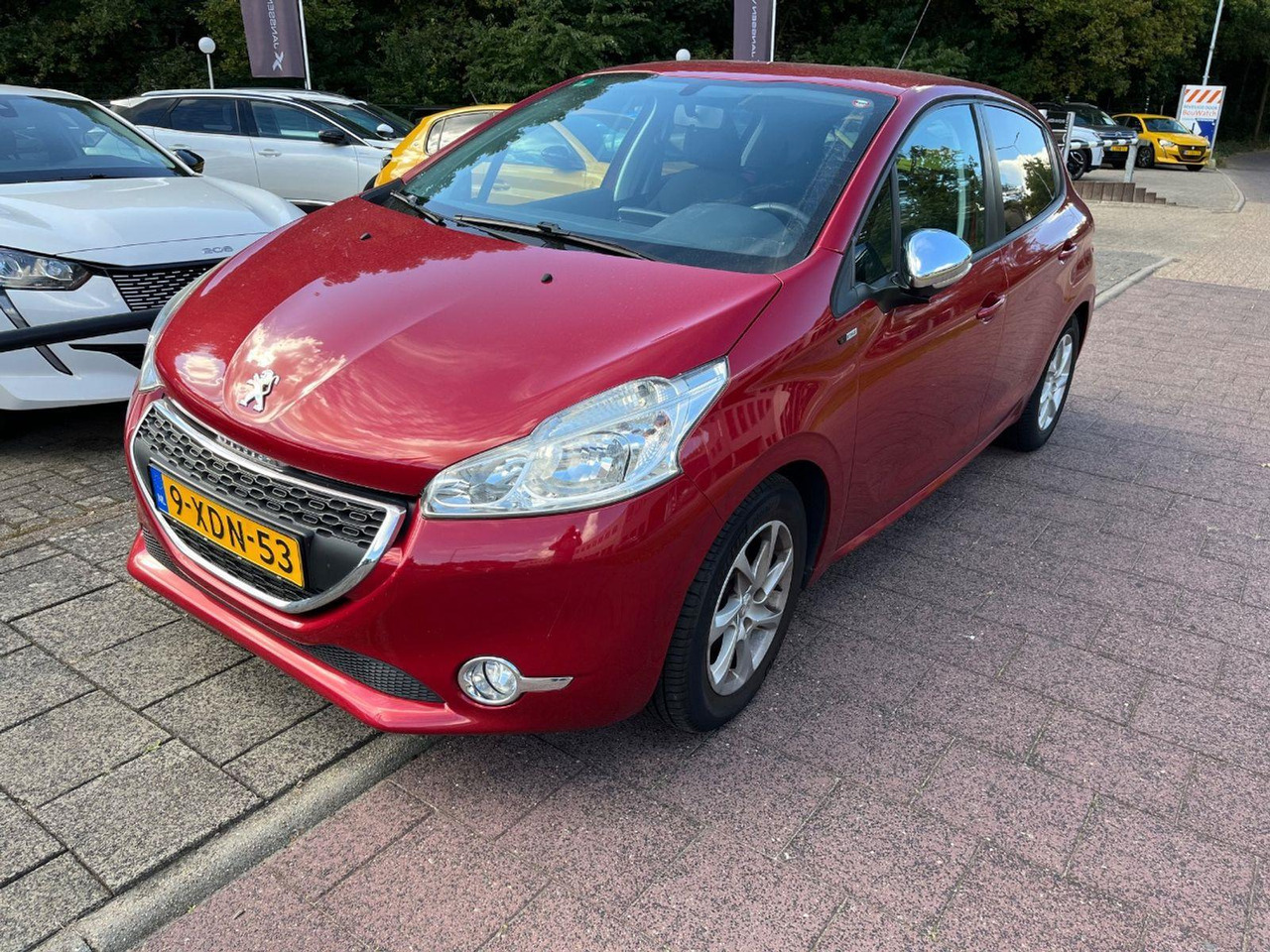 Peugeot 208 1.2 VTi Style | 2014 | 93.815 km | 9XDN53 | NAP: Logisch - Хечбек: слика 1 Peugeot 208 1.2 VTi Style | 2014 | 93.815 km | 9XDN53 | NAP: Logisch - Хечбек: слика 1