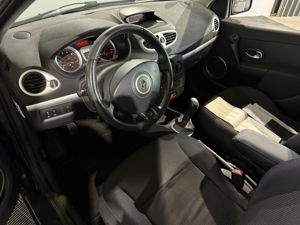 Renault | Clio Estate | 1.2-16V Special Line | 2009 | 172.146 km | XL223S | Geen oordeel - Автомобил: слика 5 Renault | Clio Estate | 1.2-16V Special Line | 2009 | 172.146 km | XL223S | Geen oordeel - Автомобил: слика 5