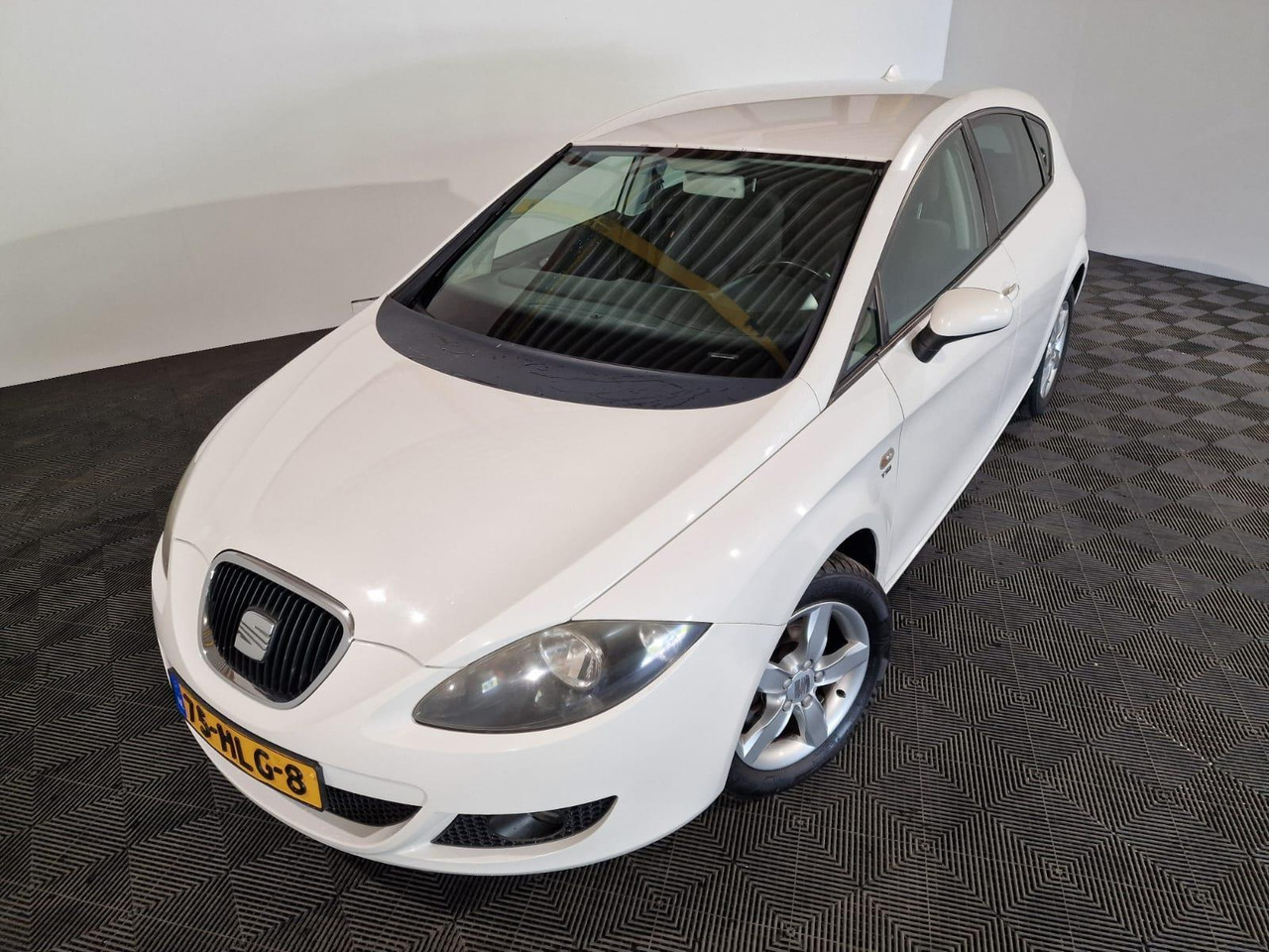 SEAT Leon 1.4 TSI Business Style 75-HLG-8 268.116 km - Автомобил: слика 1 SEAT Leon 1.4 TSI Business Style 75-HLG-8 268.116 km - Автомобил: слика 1