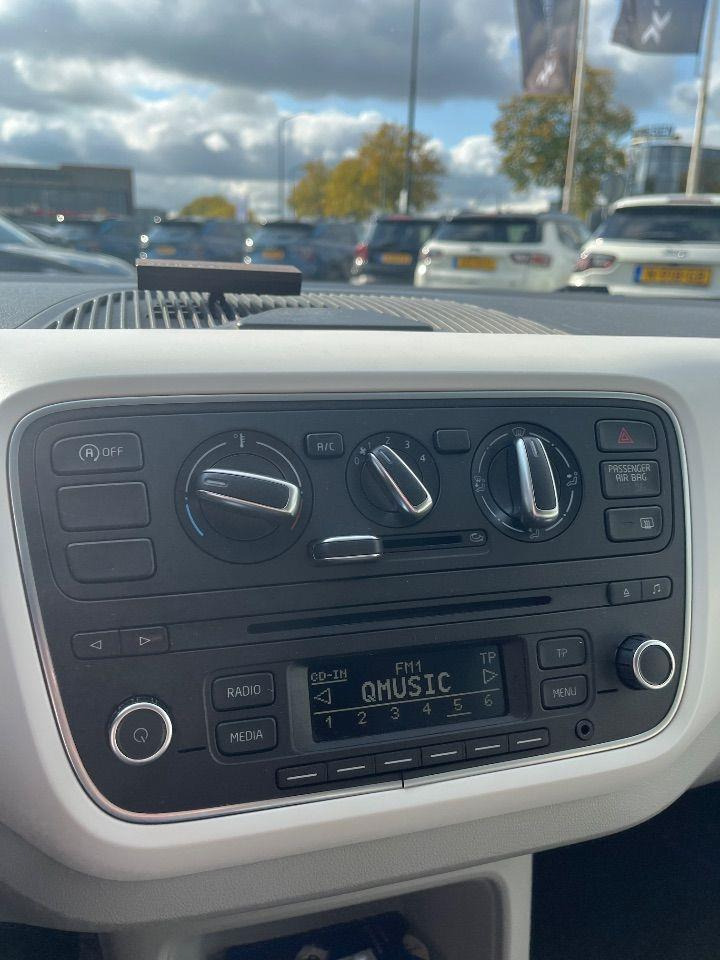 Хечбек SEAT Mii 1.0 Chill Out | 2013 | 95.838 km | 5KHT21 | NAP: Logisch: слика 8 Хечбек SEAT Mii 1.0 Chill Out | 2013 | 95.838 km | 5KHT21 | NAP: Logisch: слика 8