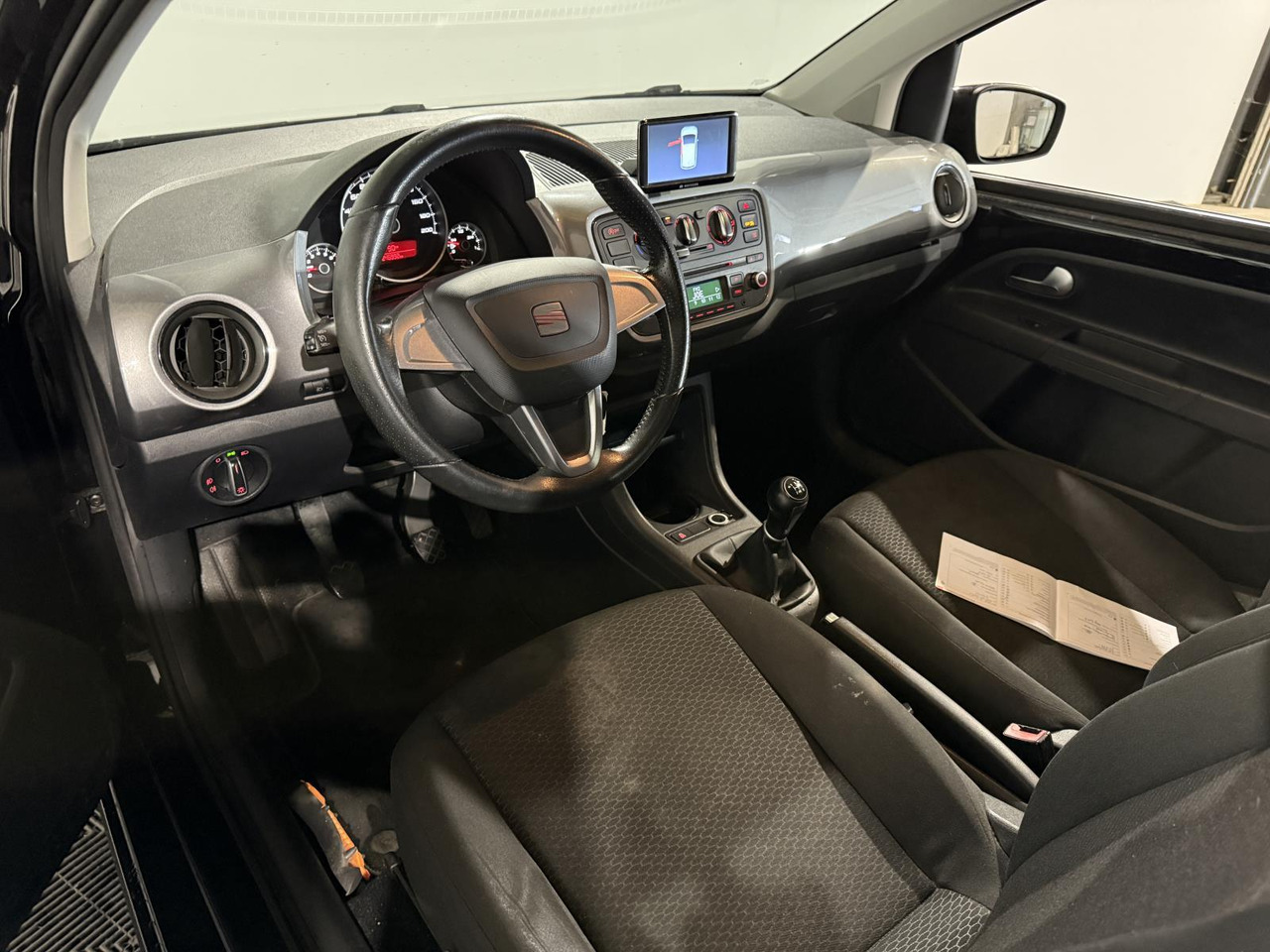 SEAT | Mii | 1.0 Style Sport | 2012 | 246.992 km | 87XVB7 | Logisch - Хечбек: слика 4 SEAT | Mii | 1.0 Style Sport | 2012 | 246.992 km | 87XVB7 | Logisch - Хечбек: слика 4