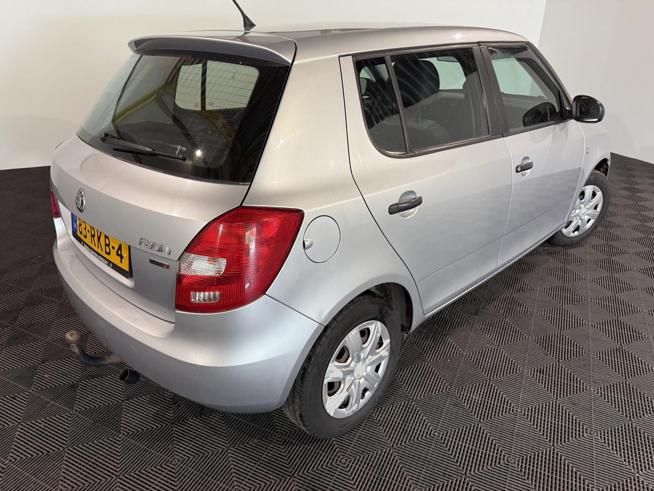 Skoda Fabia 1.2-12V Go | 2011 | 195.623 km | 83-RKB-4 - Хечбек: слика 4 Skoda Fabia 1.2-12V Go | 2011 | 195.623 km | 83-RKB-4 - Хечбек: слика 4