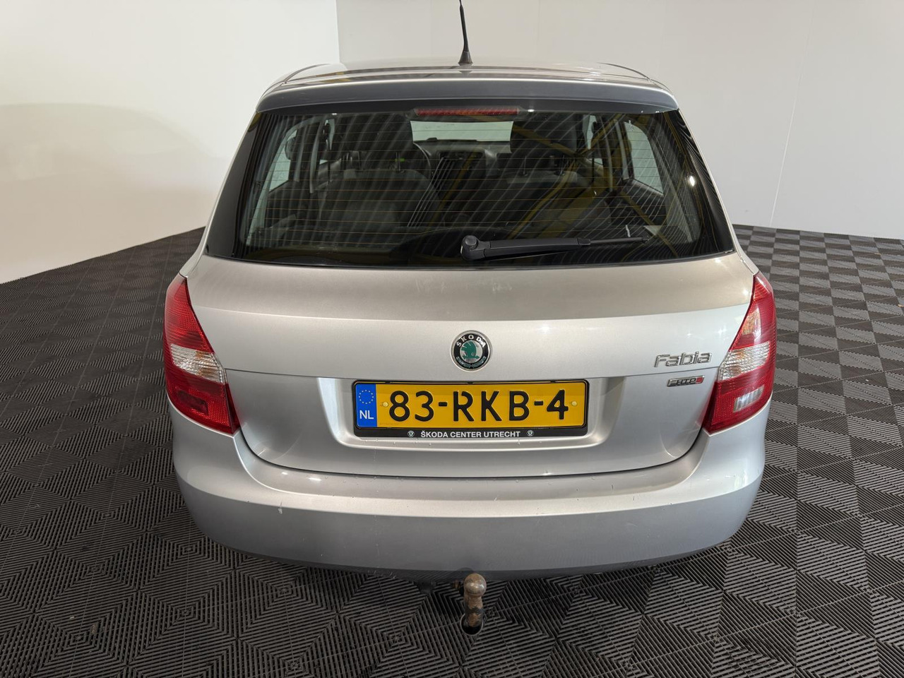 Skoda Fabia 1.2-12V Go | 2011 | 195.623 km | 83-RKB-4 - Хечбек: слика 2 Skoda Fabia 1.2-12V Go | 2011 | 195.623 km | 83-RKB-4 - Хечбек: слика 2