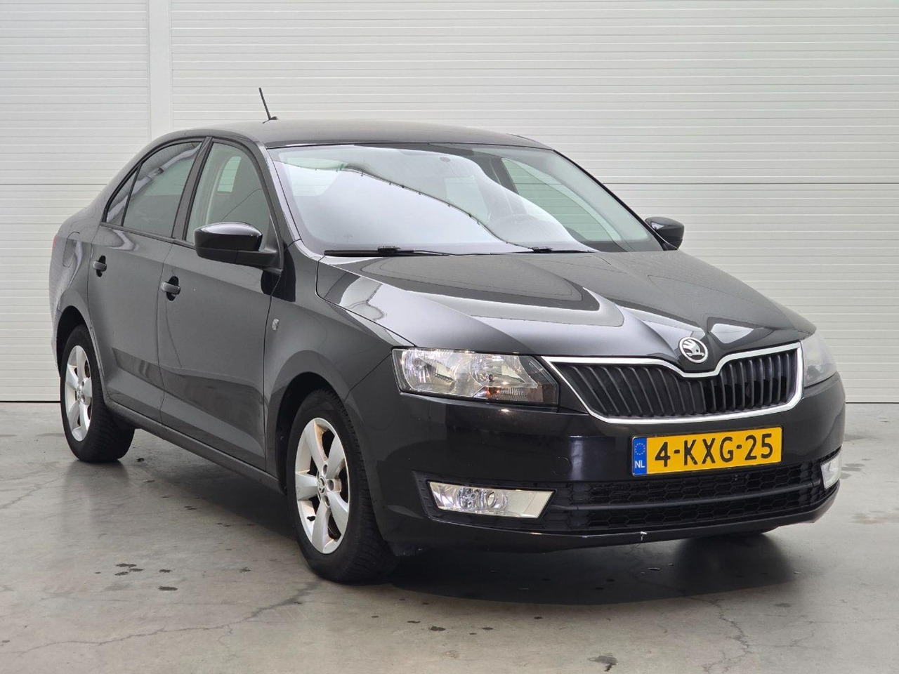 Skoda Rapid 1.2 TSI Greentech Ambition Businessline Plus | 2013 | 230.290 km | 4KXG25 | NAP: Logisch - Хечбек: слика 2 Skoda Rapid 1.2 TSI Greentech Ambition Businessline Plus | 2013 | 230.290 km | 4KXG25 | NAP: Logisch - Хечбек: слика 2