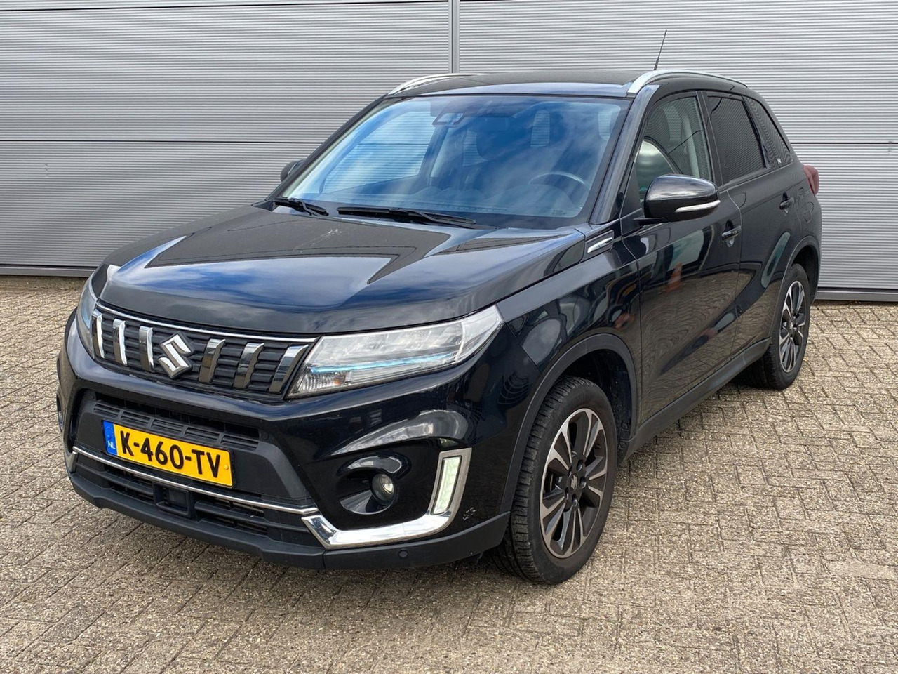 Suzuki Vitara 1.4 Boosterjet Style Smart Hybrid | 2021 | 63.245 km | Automaat | K460TV | NAP: Logisch - SUV: слика 1 Suzuki Vitara 1.4 Boosterjet Style Smart Hybrid | 2021 | 63.245 km | Automaat | K460TV | NAP: Logisch - SUV: слика 1
