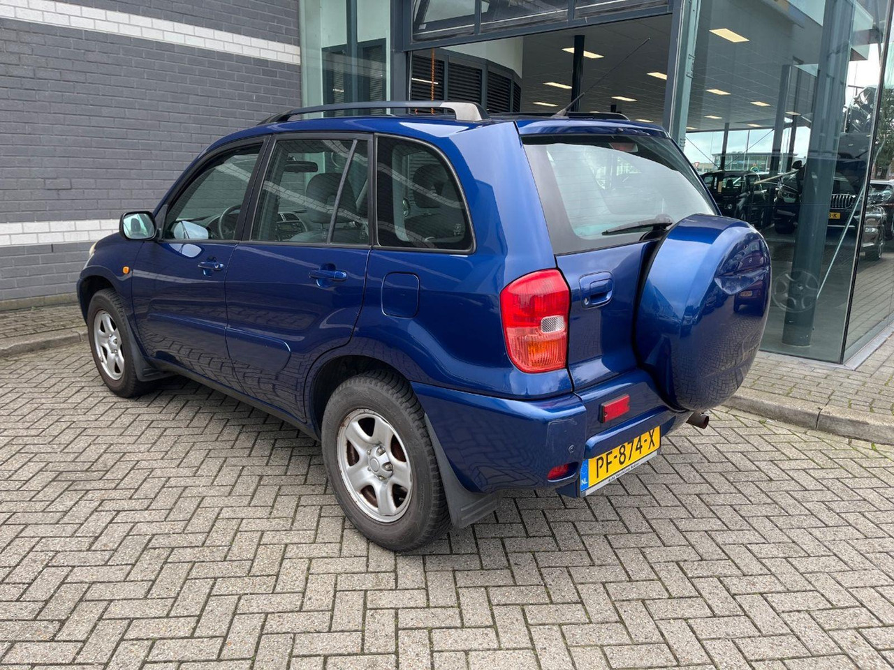 Toyota RAV4 1.8 - 16V VVT - i Luna | 2003 | 130.936 km | PF874X | NAP: Geen oordeel - SUV: слика 3 Toyota RAV4 1.8 - 16V VVT - i Luna | 2003 | 130.936 km | PF874X | NAP: Geen oordeel - SUV: слика 3