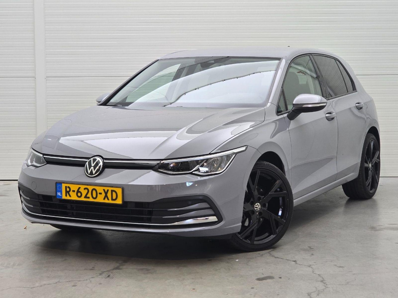 Volkswagen Golf 1.5 eTSI R - Line Business+ | 2022 | 46.250 km | Automaat | R620XD | NAP: Geen oordeel - Хечбек: слика 1 Volkswagen Golf 1.5 eTSI R - Line Business+ | 2022 | 46.250 km | Automaat | R620XD | NAP: Geen oordeel - Хечбек: слика 1
