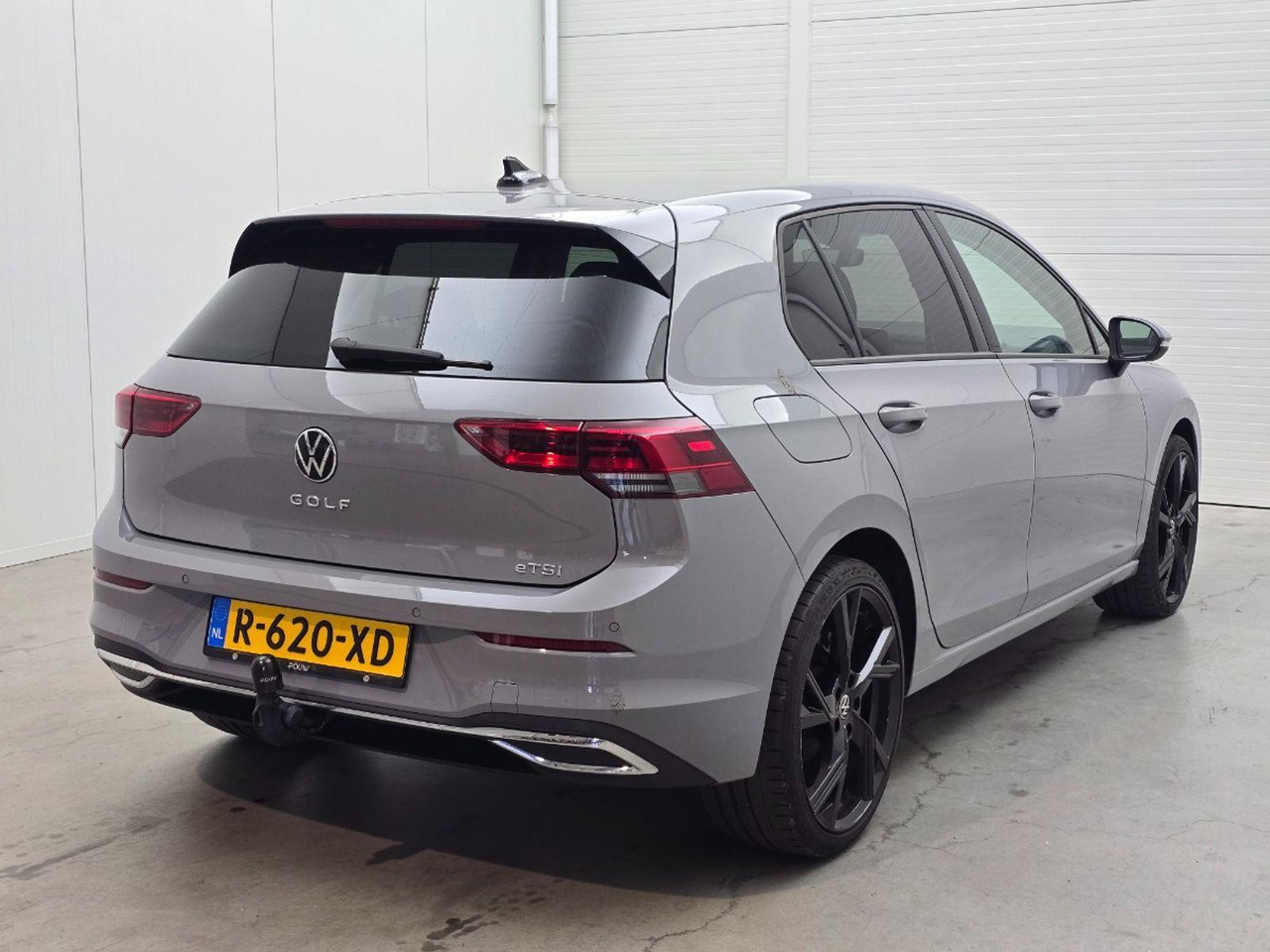 Volkswagen Golf 1.5 eTSI R - Line Business+ | 2022 | 46.250 km | Automaat | R620XD | NAP: Geen oordeel - Хечбек: слика 4 Volkswagen Golf 1.5 eTSI R - Line Business+ | 2022 | 46.250 km | Automaat | R620XD | NAP: Geen oordeel - Хечбек: слика 4