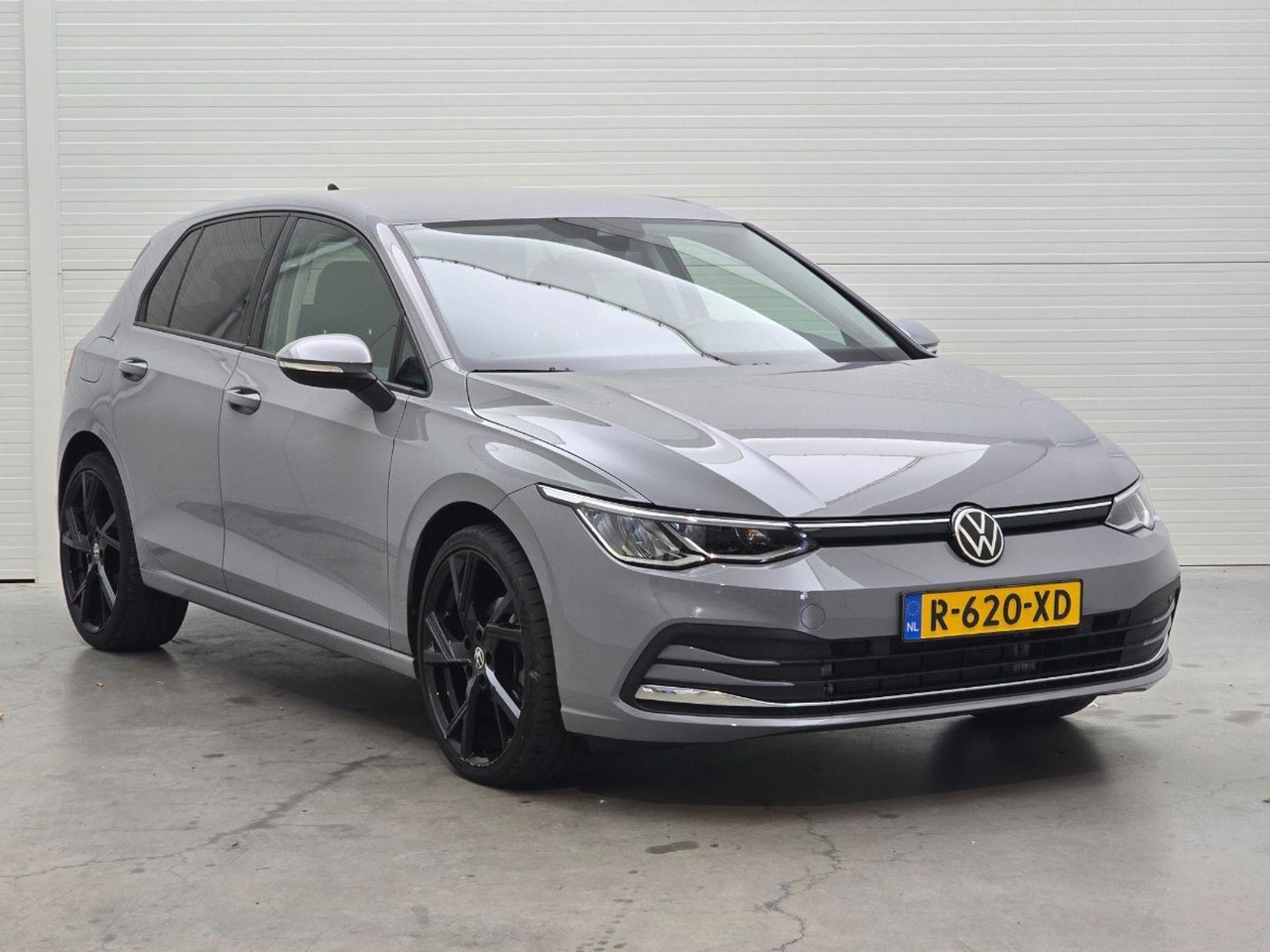 Volkswagen Golf 1.5 eTSI R - Line Business+ | 2022 | 46.250 km | Automaat | R620XD | NAP: Geen oordeel - Хечбек: слика 2 Volkswagen Golf 1.5 eTSI R - Line Business+ | 2022 | 46.250 km | Automaat | R620XD | NAP: Geen oordeel - Хечбек: слика 2