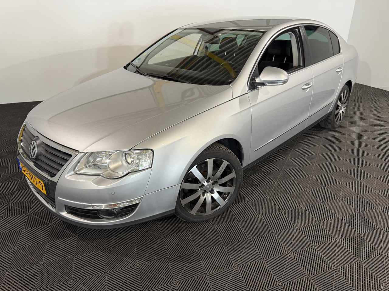 Volkswagen Passat 1.8 TFSI Comfortline 80-HKF-9 199.375 km - Автомобил: слика 1 Volkswagen Passat 1.8 TFSI Comfortline 80-HKF-9 199.375 km - Автомобил: слика 1