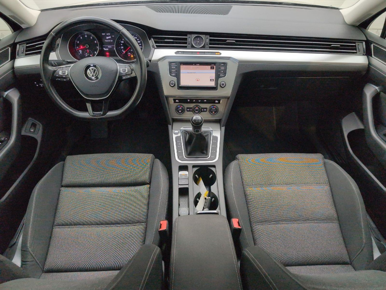 Volkswagen Passat Variant 1.4 TSI Comfortline | 2017 | 166.068 km | NZ540R | NAP: Logisch - Автомобил: слика 5 Volkswagen Passat Variant 1.4 TSI Comfortline | 2017 | 166.068 km | NZ540R | NAP: Logisch - Автомобил: слика 5