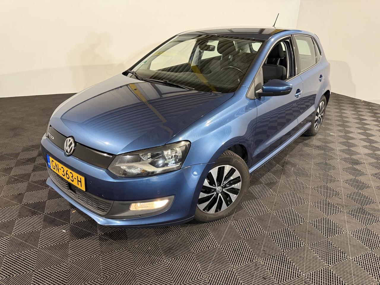 Volkswagen | Polo | 1.0 BlueMotion Edition | 2015 | 255.096 km | GN363H | Logisch - Хечбек: слика 1 Volkswagen | Polo | 1.0 BlueMotion Edition | 2015 | 255.096 km | GN363H | Logisch - Хечбек: слика 1