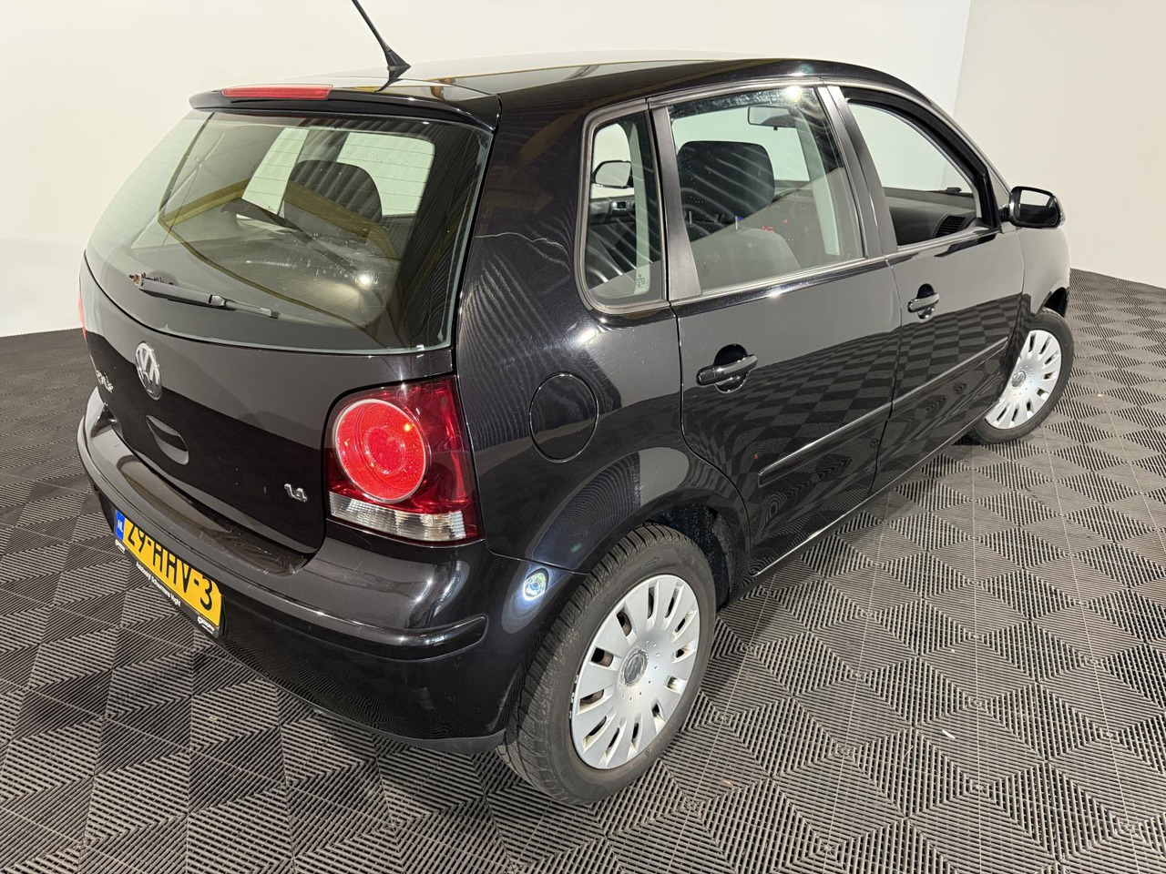 Volkswagen | Polo | 1.4-16V Comfortline | 2009 | 278.003 km | 29HHV3 | Logisch - Хечбек: слика 2 Volkswagen | Polo | 1.4-16V Comfortline | 2009 | 278.003 km | 29HHV3 | Logisch - Хечбек: слика 2