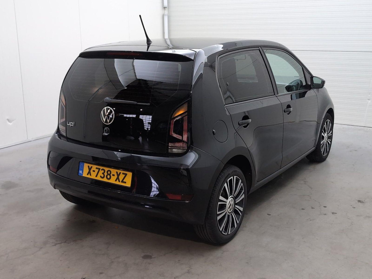 Volkswagen Up! 1.0 | 2020 | 123.971 km | X738XZ | NAP: Geen oordeel - Хечбек: слика 4 Volkswagen Up! 1.0 | 2020 | 123.971 km | X738XZ | NAP: Geen oordeel - Хечбек: слика 4