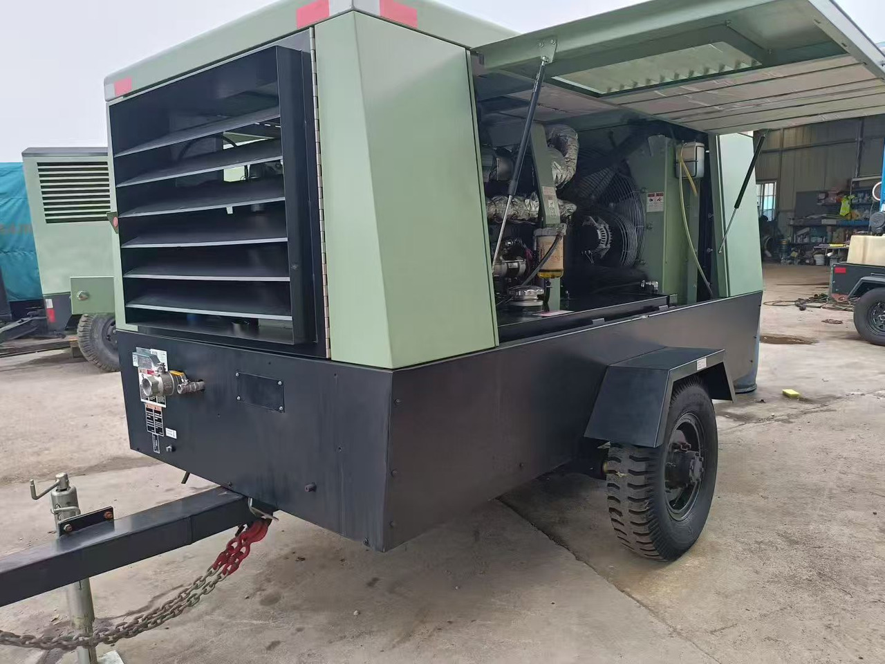 SULLAIR DPQ600RH - Алат/ Опрема: слика 1 SULLAIR DPQ600RH - Алат/ Опрема: слика 1