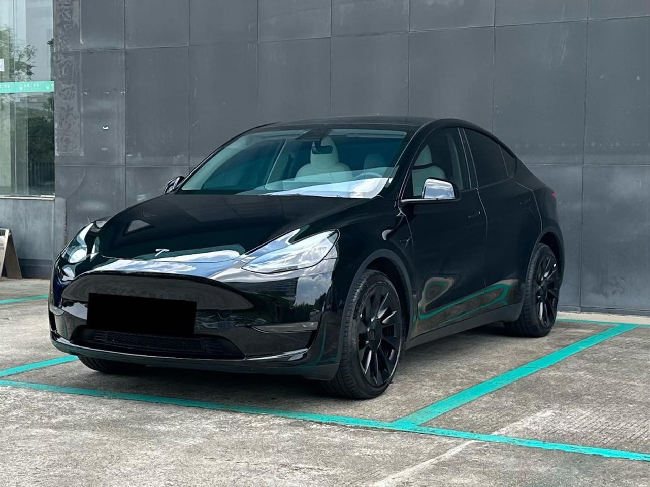 TESLA MODEL Y - Автомобил: слика 1 TESLA MODEL Y - Автомобил: слика 1