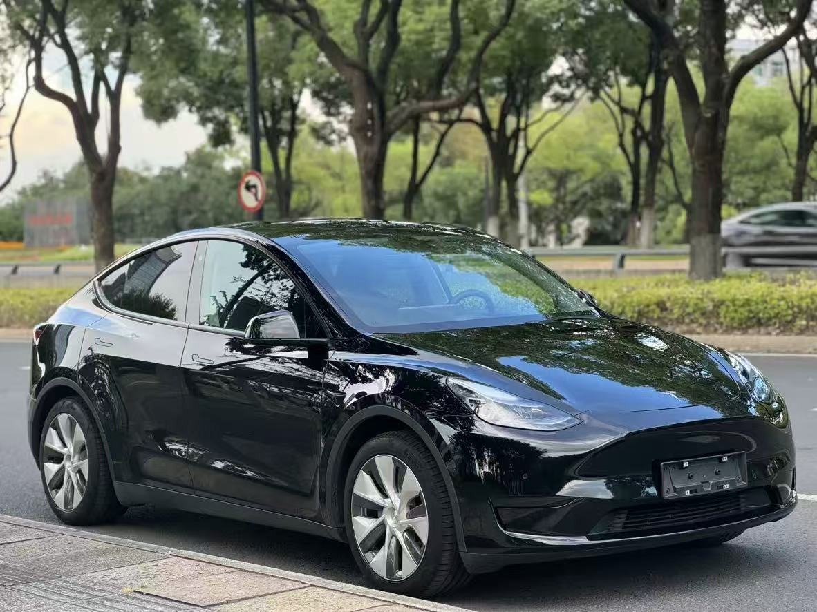 TESLA MODEL Y - Автомобил: слика 3 TESLA MODEL Y - Автомобил: слика 3