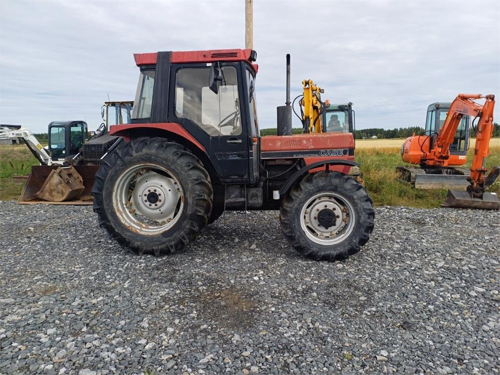Case IH 685XL Hyvät renkaat. - Трактор: слика 5 Case IH 685XL Hyvät renkaat. - Трактор: слика 5