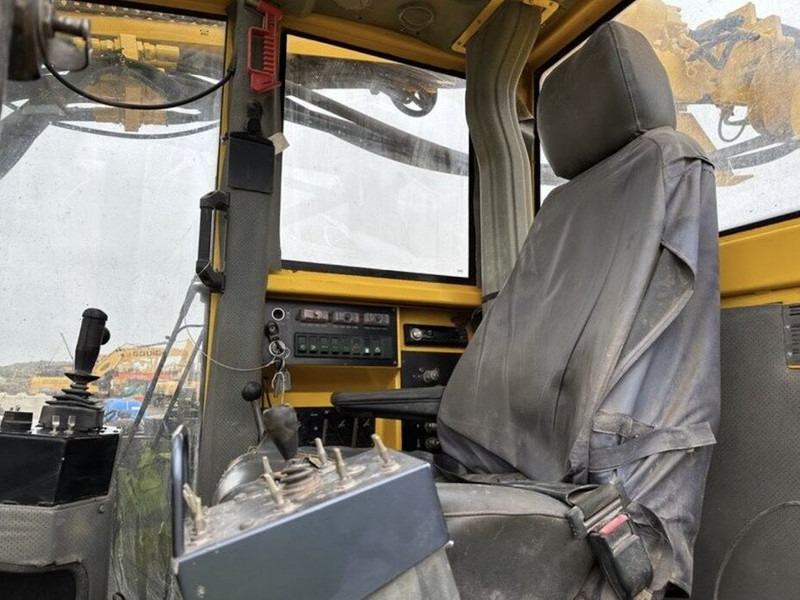 Atlas-Copco ROC F6 - Машина за бушење: слика 5 Atlas-Copco ROC F6 - Машина за бушење: слика 5