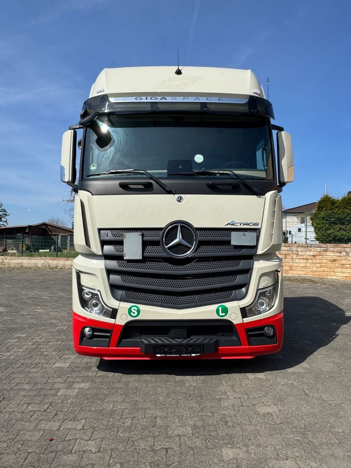 Mercedes-Benz Actros 1848/GIGA/Retarder/2xBett/2instock - Камион влекач: слика 2 Mercedes-Benz Actros 1848/GIGA/Retarder/2xBett/2instock - Камион влекач: слика 2