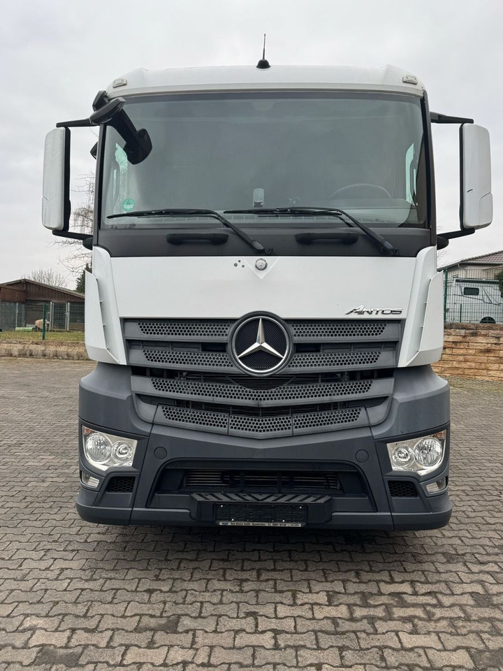 Mercedes-Benz Antos 1836L/4x2/2t.LBW/2xAHK/aus.1Hand/16.Pal. - Камион за пијалоци: слика 2 Mercedes-Benz Antos 1836L/4x2/2t.LBW/2xAHK/aus.1Hand/16.Pal. - Камион за пијалоци: слика 2