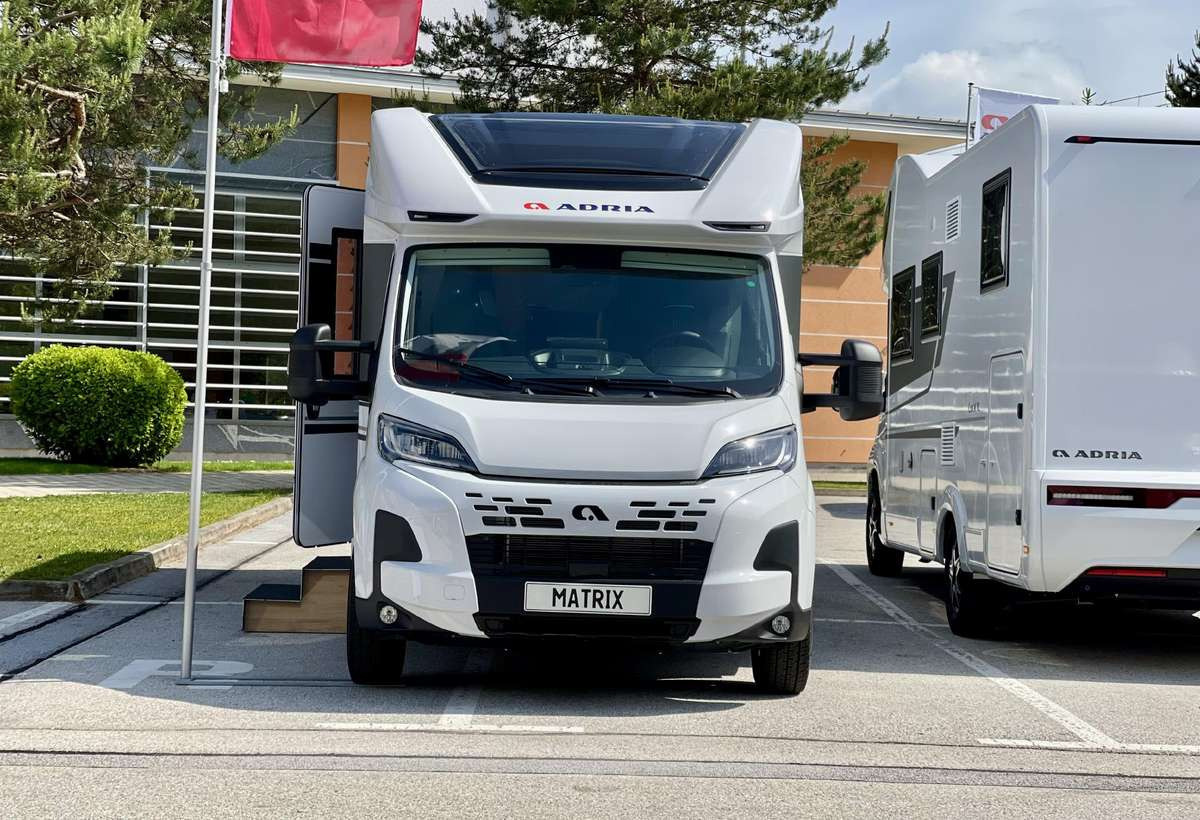 ADRIA Matrix Axess 650 SL - Полуинтегриран кампер: слика 3 ADRIA Matrix Axess 650 SL - Полуинтегриран кампер: слика 3