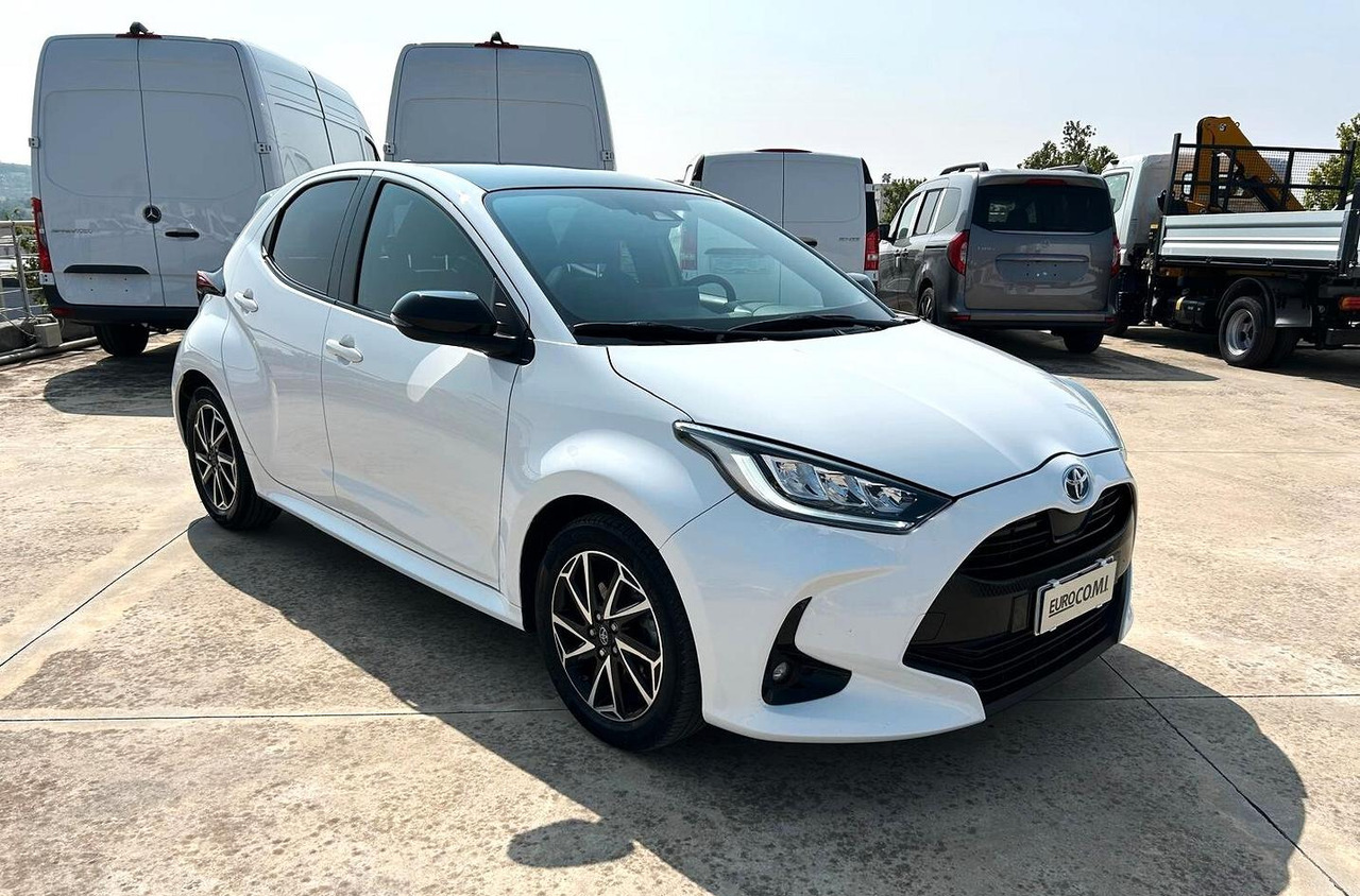 Toyota Yaris 1.5 Hybrid 5 porte Lounge - Седан: слика 3 Toyota Yaris 1.5 Hybrid 5 porte Lounge - Седан: слика 3