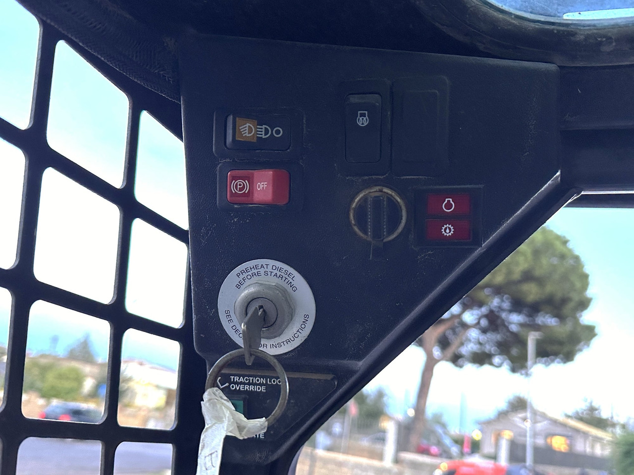 Компактен натоварувач BOBCAT S70: слика 16 Компактен натоварувач BOBCAT S70: слика 16